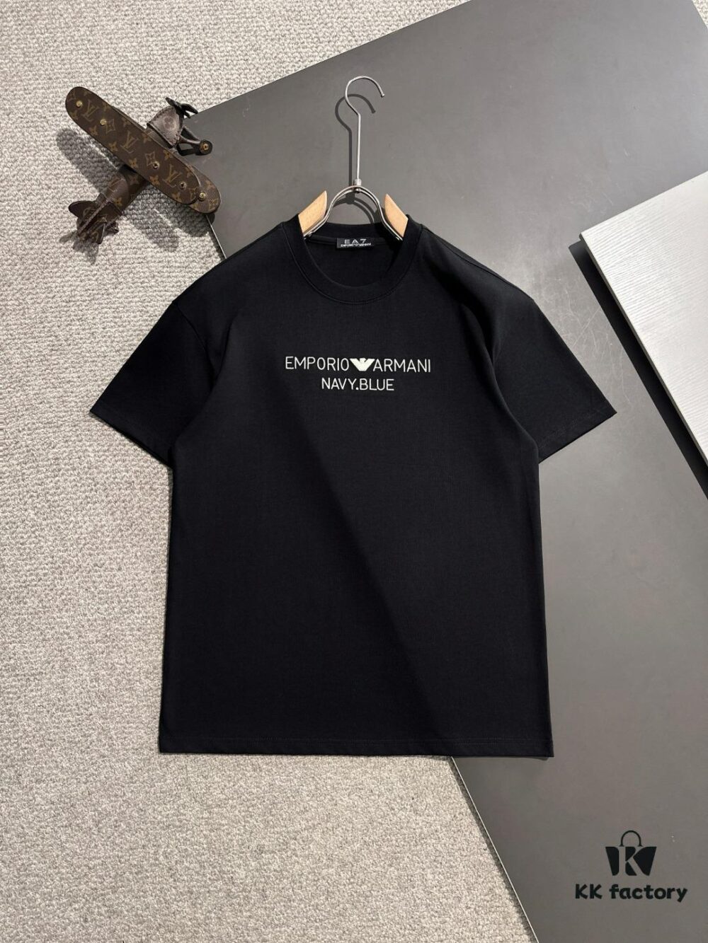 6931a4adccd8ab3d7af98f9b Armani 2025 Spring Collection Heavyweight 260g High-Density Short Sleeve Unisex Fashion Runway Piece