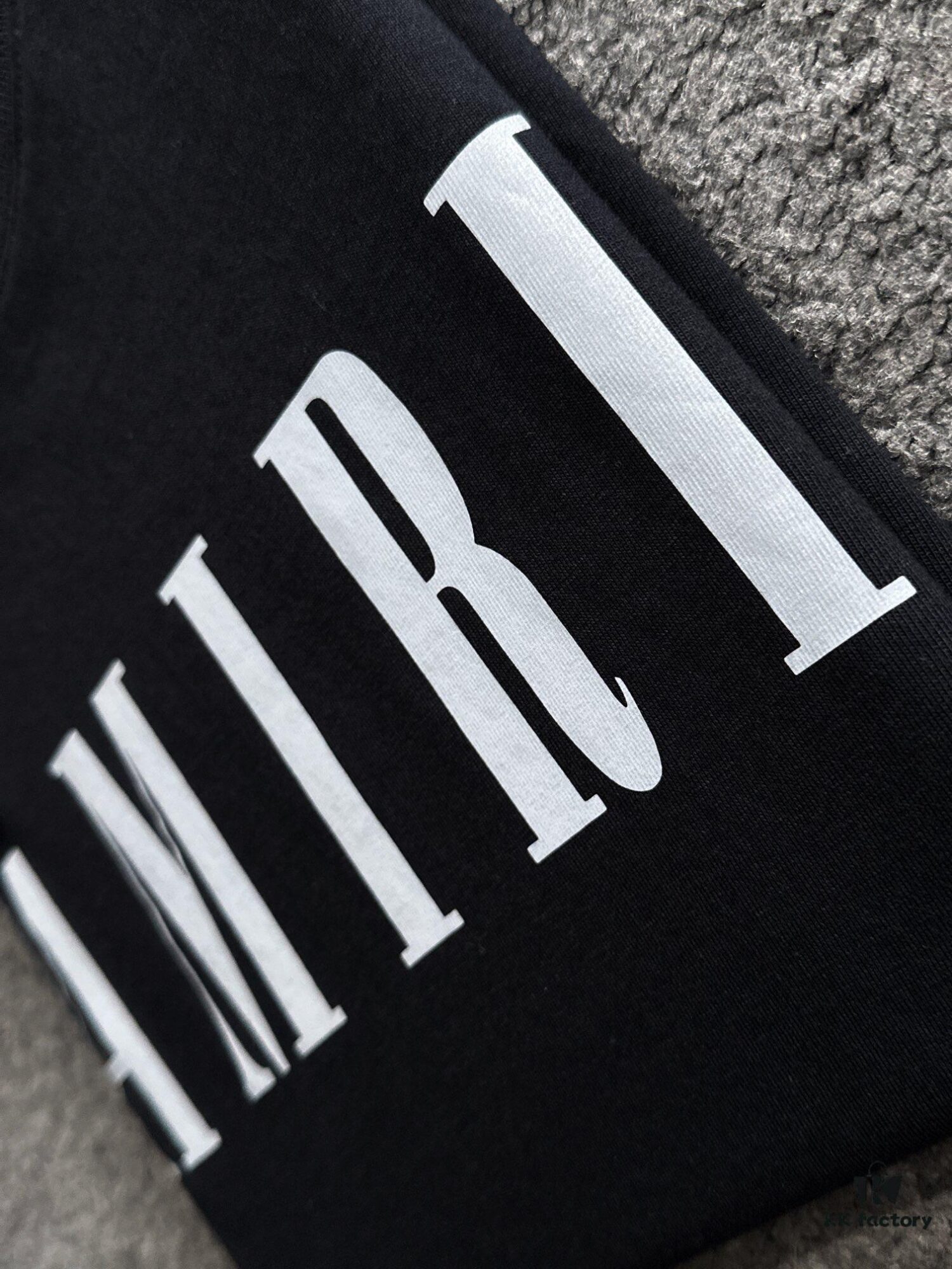 6931a4b9ccd8ab3d7af99079 AMIRI Armani 25SS Summer New Round Neck Short Sleeve T-Shirt! 270g Heavyweight Premium Cotton Fabric with Perfect Texture and Hand Feel! Slim Tailored Design, Clean and Sharp! Exquisitely Stitched with Excellent Silhouette! Highly Breathable and Stylish, Suitable for All Ages – a Must-Have Wardrobe Essential for Men.