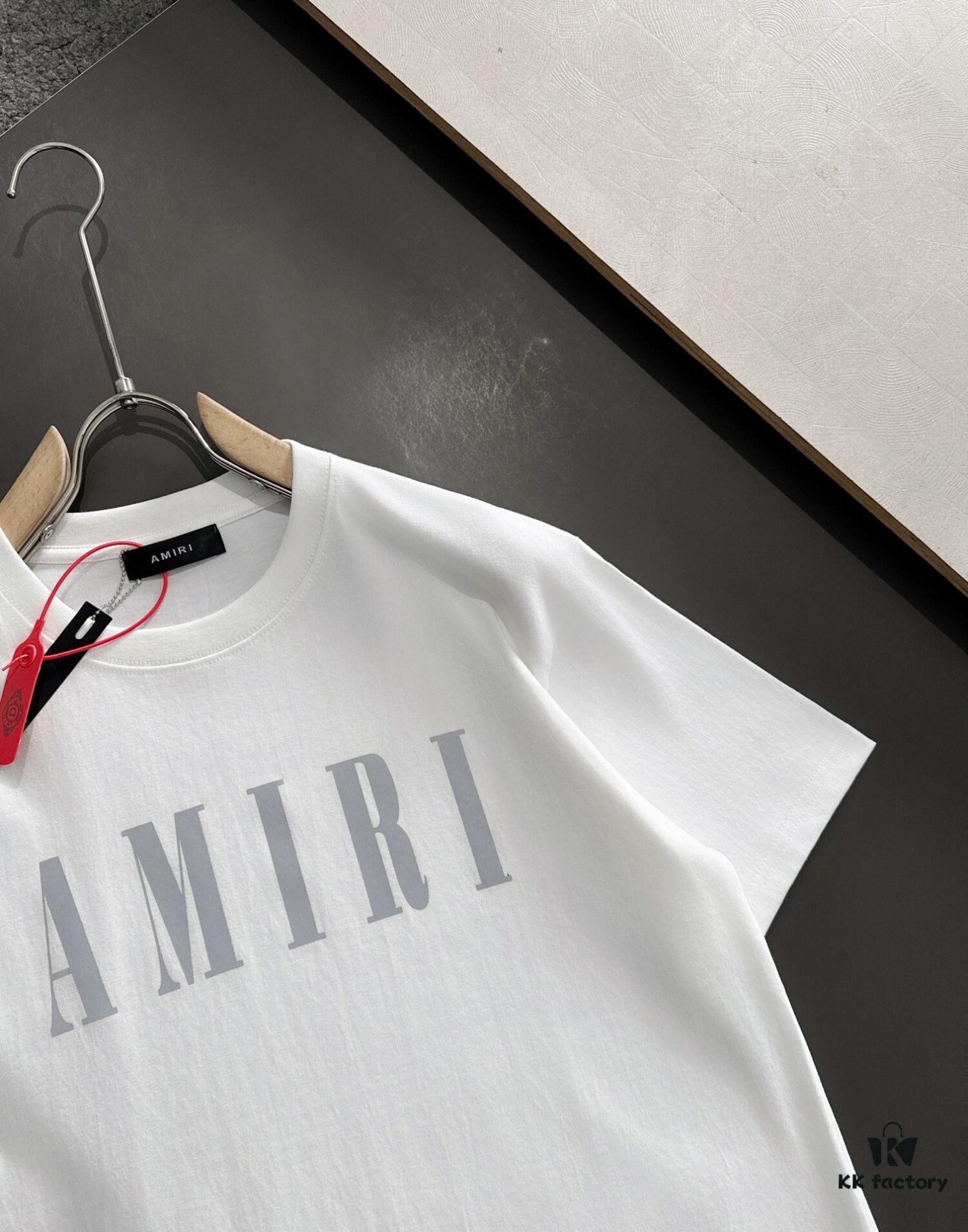6931a4baccd8ab3d7af9907d AMIRI Armani 25SS Summer New Round Neck Short Sleeve T-Shirt! 270g Heavyweight Premium Cotton Fabric with Perfect Texture and Feel! Slim Tailored Design, Clean and Sharp! Exquisitely Stitched with Excellent Fit and Superior Breathability! Stylish and Versatile for All Ages – an Essential Wardrobe Staple for Men.