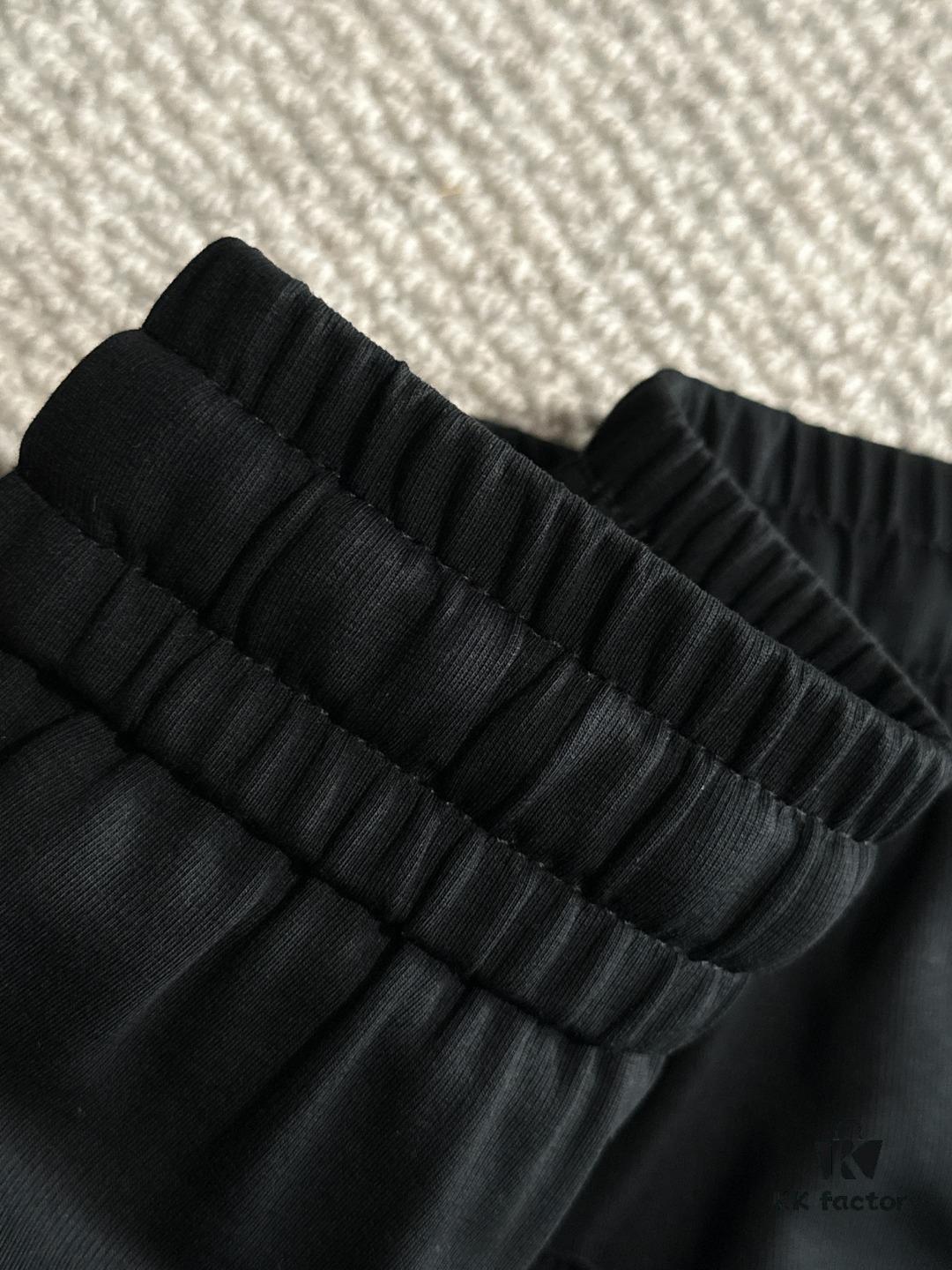 6931a4c5ccd8ab3d7af99147 Armani 2025 Spring Summer New Arrival Elastic Waist Casual Pants, Lightweight Premium Custom Fabric, Breathable and Comfortable, Exquisite Details, Brand-Inspired Design, High-Quality Craftsmanship, Soft and Smooth Texture, Stylish Relaxed Cut with Excellent Fit