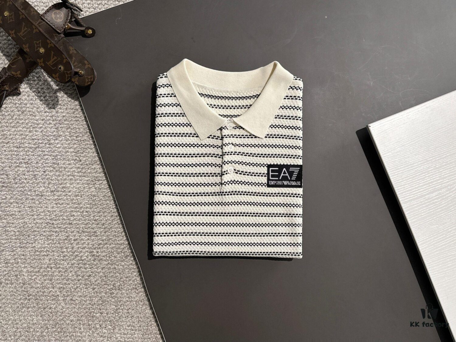 High-Quality Armani 2025 Spring/Summer New Men's Notched Short-Sleeve T-Shirt