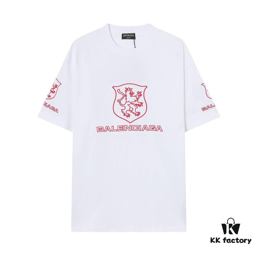 6931a4d3ccd8ab3d7af99221 Balenciaga Paris x Manchester United 25SS Spring Collection Premium Embroidered Logo Heavyweight Short Sleeve T-Shirt