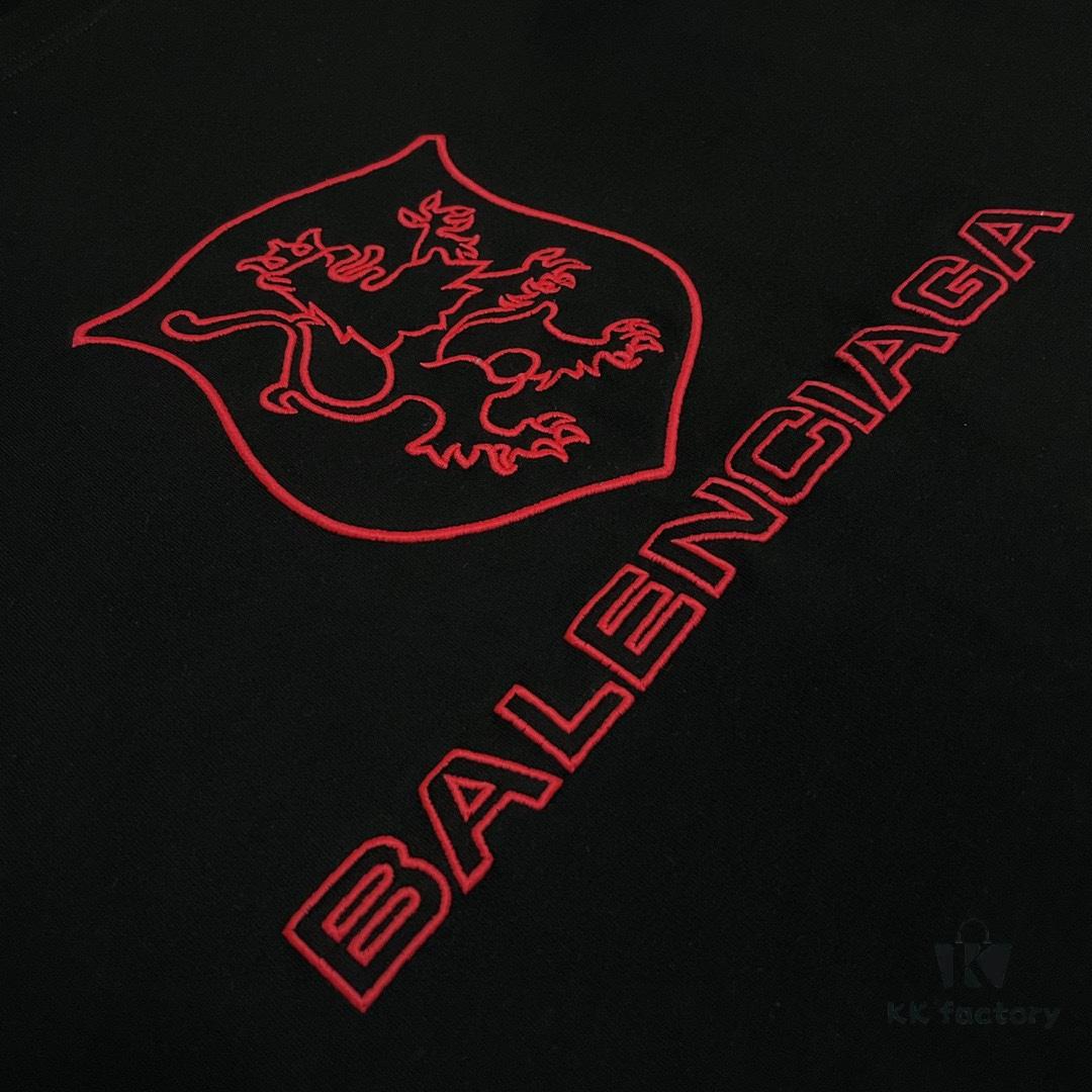 6931a4d3ccd8ab3d7af99226 Balenciaga Paris x Manchester United 25SS Spring Collection Premium Embroidered Logo Heavyweight Short Sleeve T-Shirt
