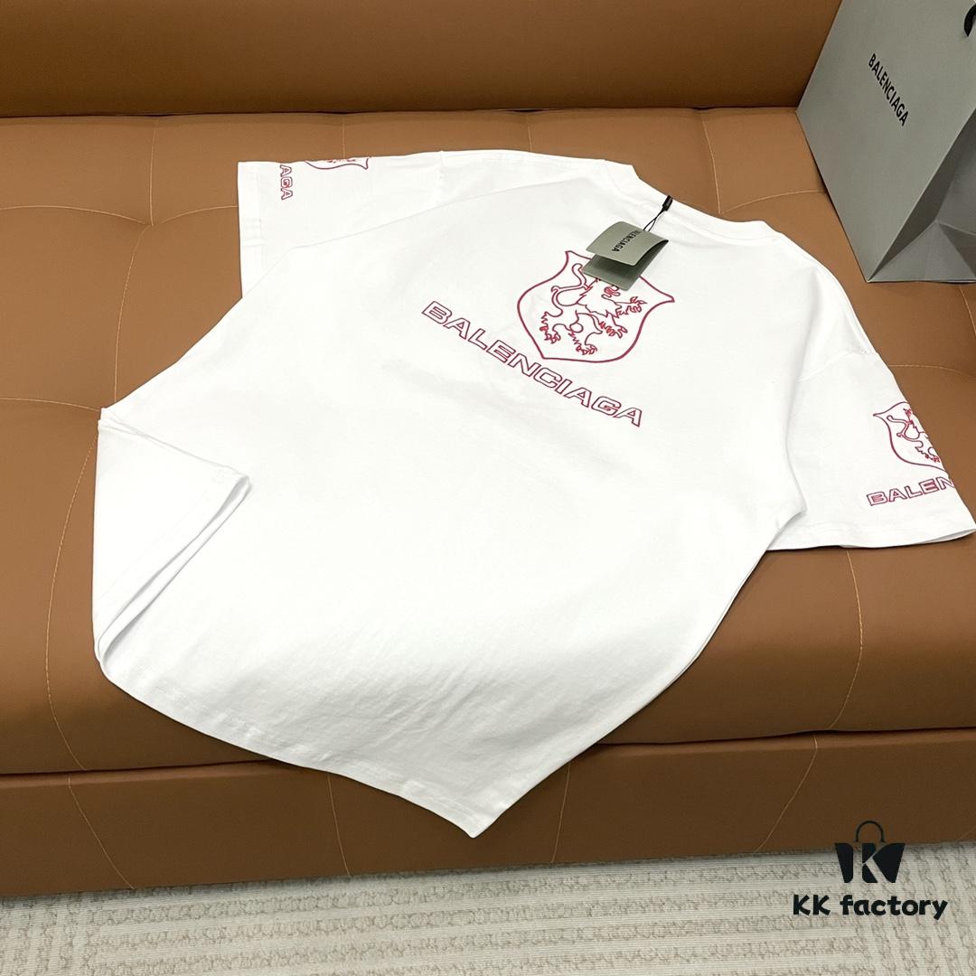 6931a4d4ccd8ab3d7af99231 Balenciaga Paris x Manchester United 25SS Spring Collection Premium Embroidered Logo Heavyweight Crew Neck T-Shirt Unisex
