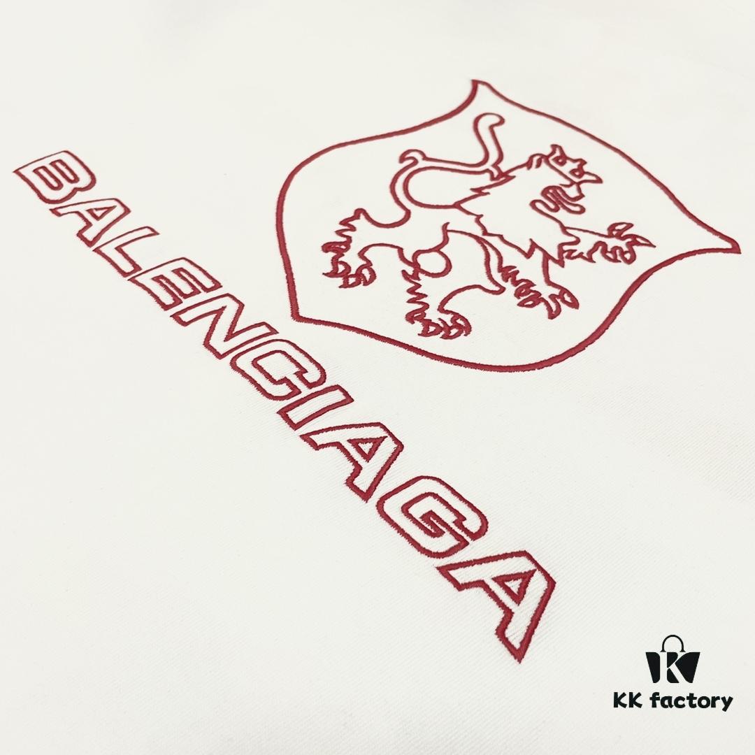 6931a4d4ccd8ab3d7af99234 Balenciaga Paris x Manchester United 25SS Spring Collection Premium Embroidered Logo Heavyweight Crew Neck T-Shirt Unisex