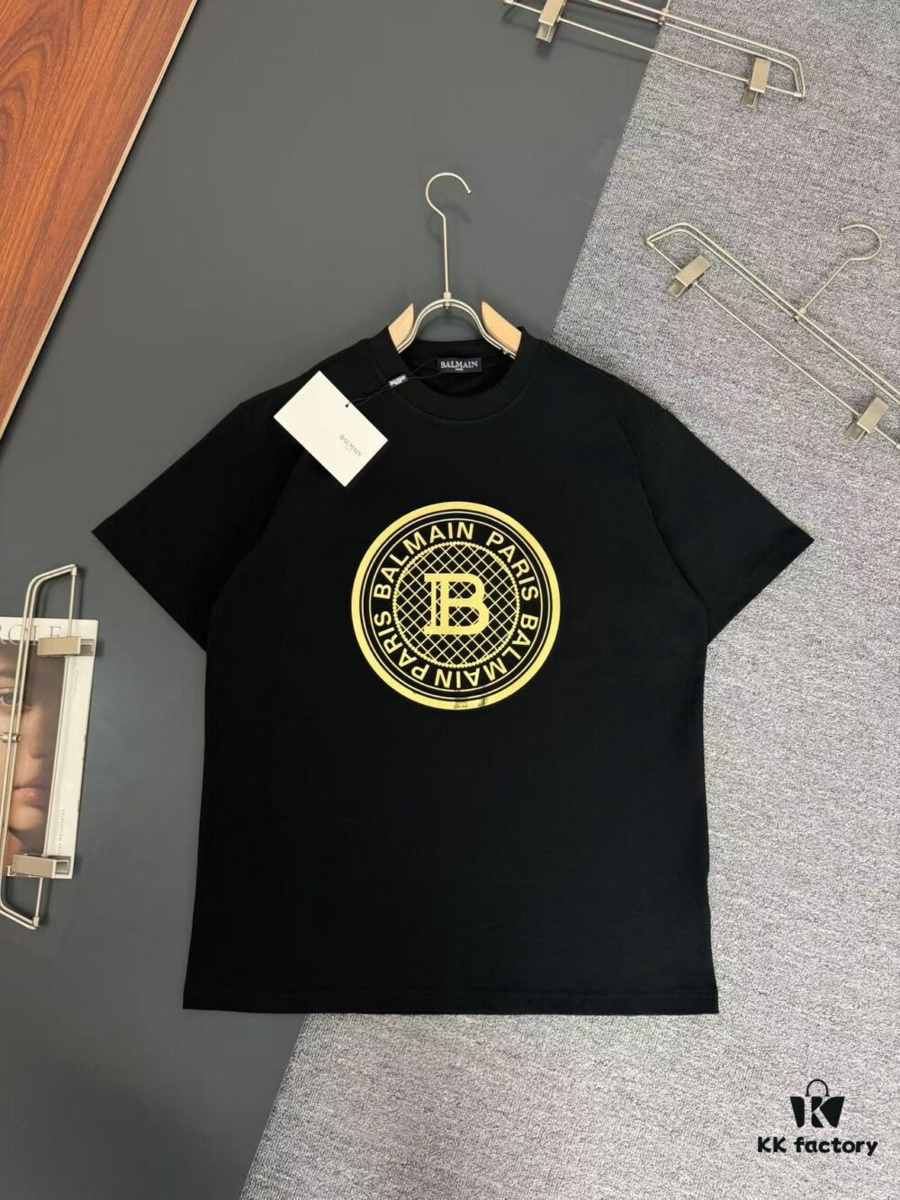 6931a4d5ccd8ab3d7af9924a Balmain Heavyweight 320g Cotton T-Shirt, Thick and Breathable Loose-Fit Short-Sleeve Crew Neck Tee, New Spring-Summer Fashion with Gold Foil Logo Print