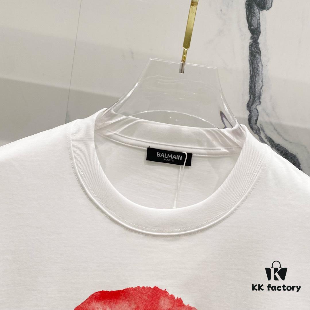 6931a4e0ccd8ab3d7af99317 BALMAIN Crew Neck Short Sleeve T-Shirt 260g with Brand Logo and Red Lip Print