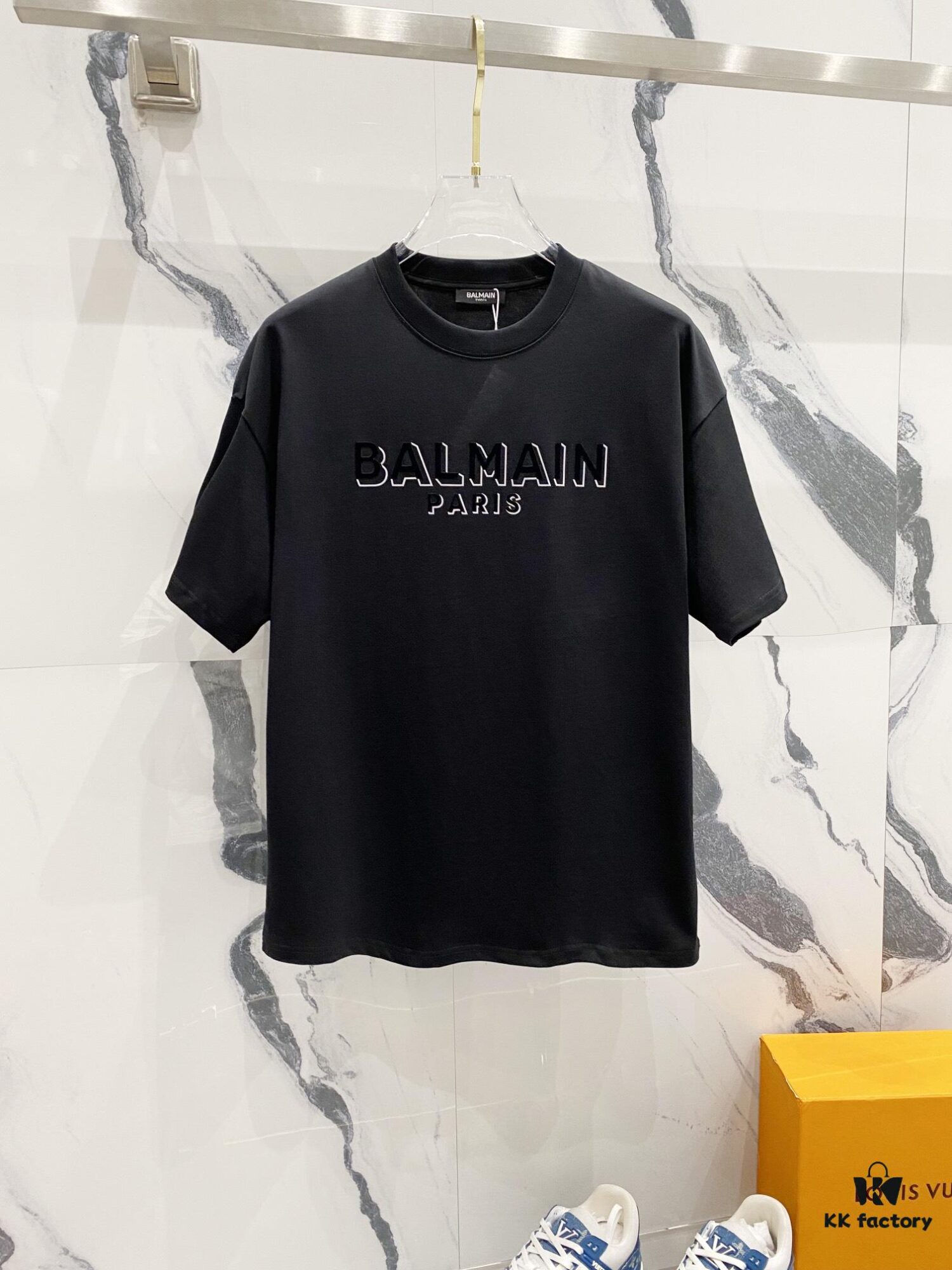 6931a4e2ccd8ab3d7af9933f BALMAIN Men's 260g Crew Neck Short Sleeve T-Shirt with Brand Letter Flocked Overlapping Logo Print