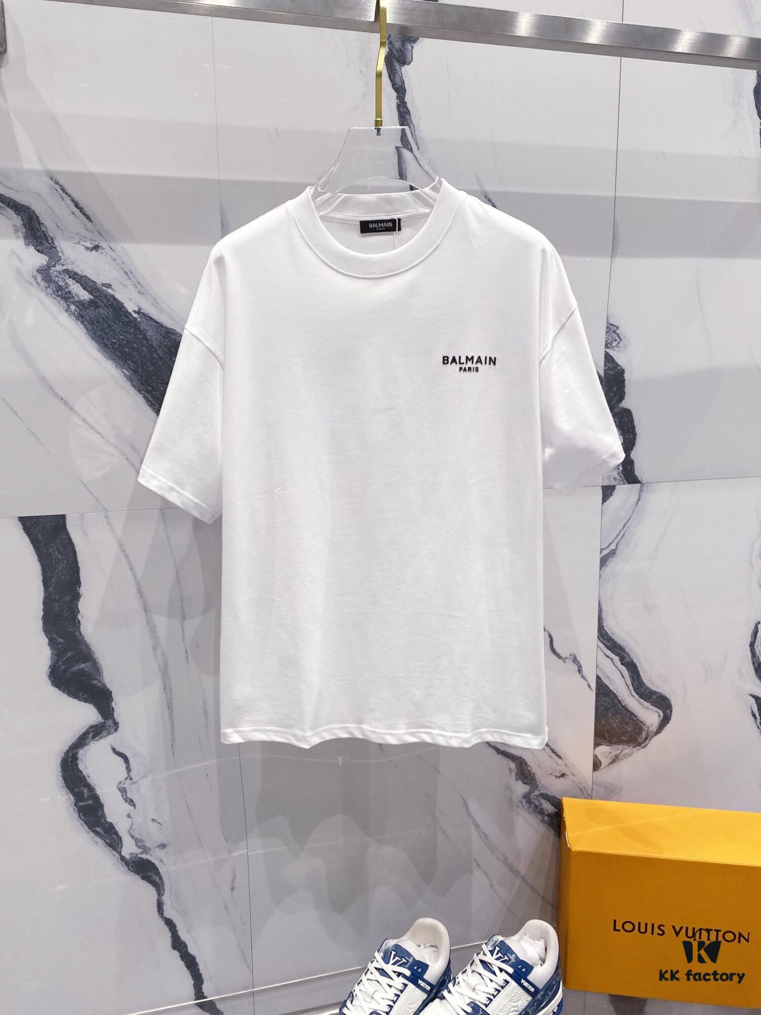 6931a4e5ccd8ab3d7af99367 BALMAIN Men's 260g Crew Neck Short Sleeve T-Shirt with Minimalist Silicone Logo