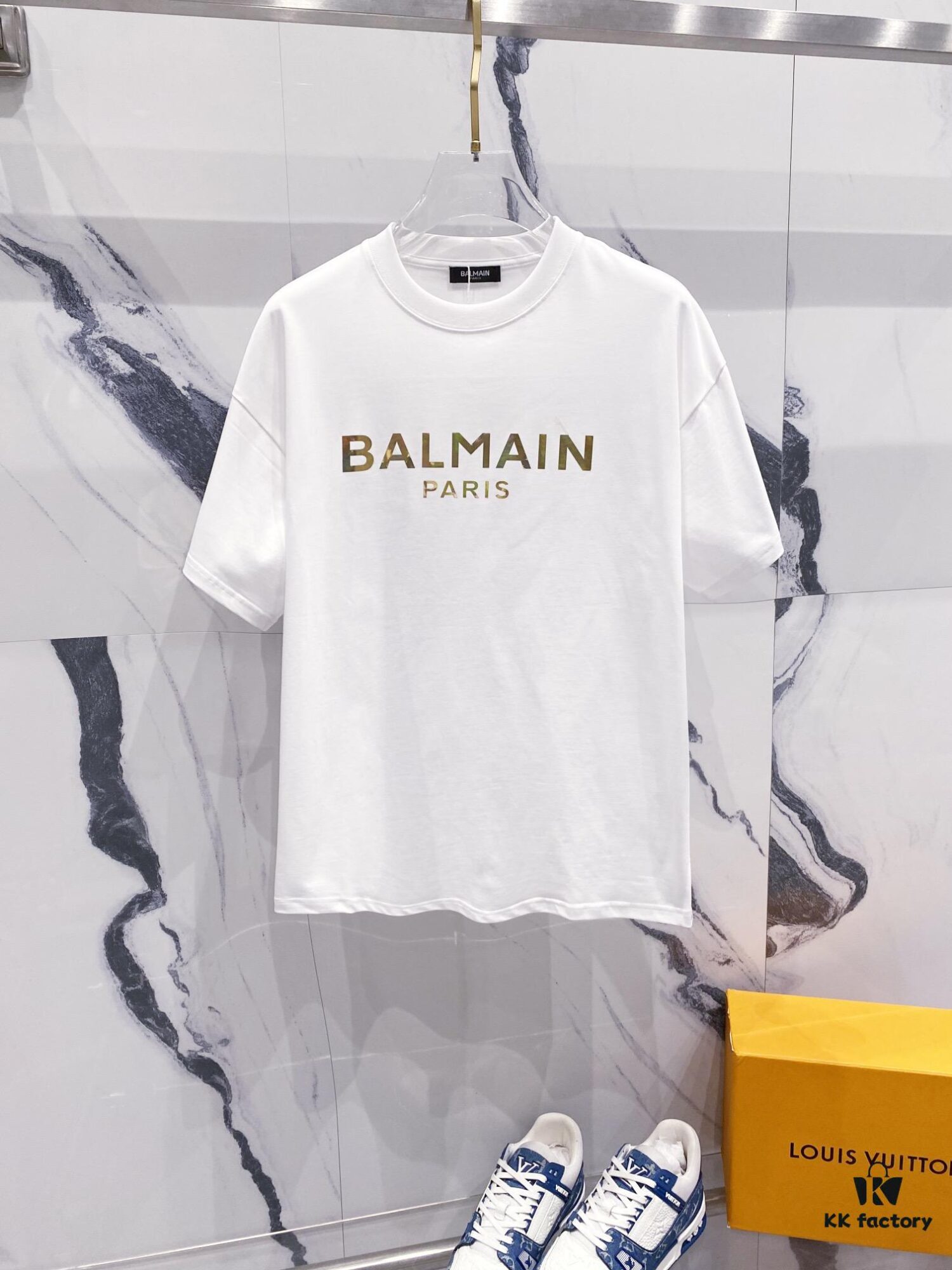 6931a4e6ccd8ab3d7af99380 BALMAIN Crew Neck Short Sleeve T-Shirt 260g Classic Gold Foil Logo Print