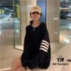 6931a4f7ccd8ab3d7af994be Thom Browne Classic TB Four-Stripe Round Neck Knit Casual Sweater Top