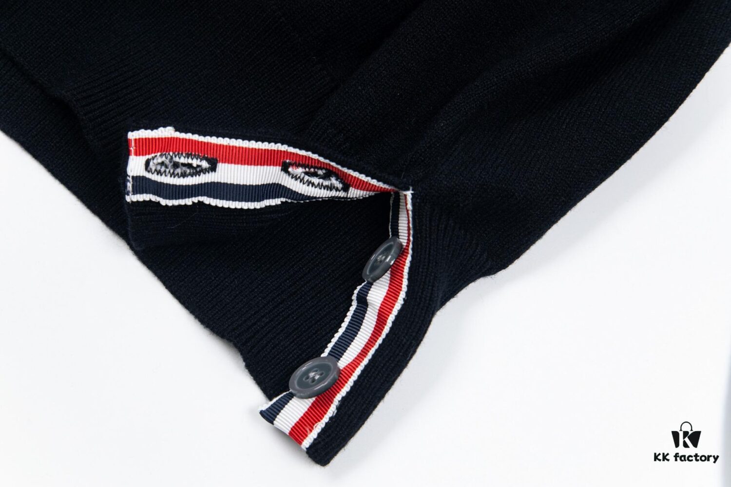 6931a4f8ccd8ab3d7af994c5 Thom Browne Classic TB Four-Stripe Crew Neck Knit Casual Sweater Top