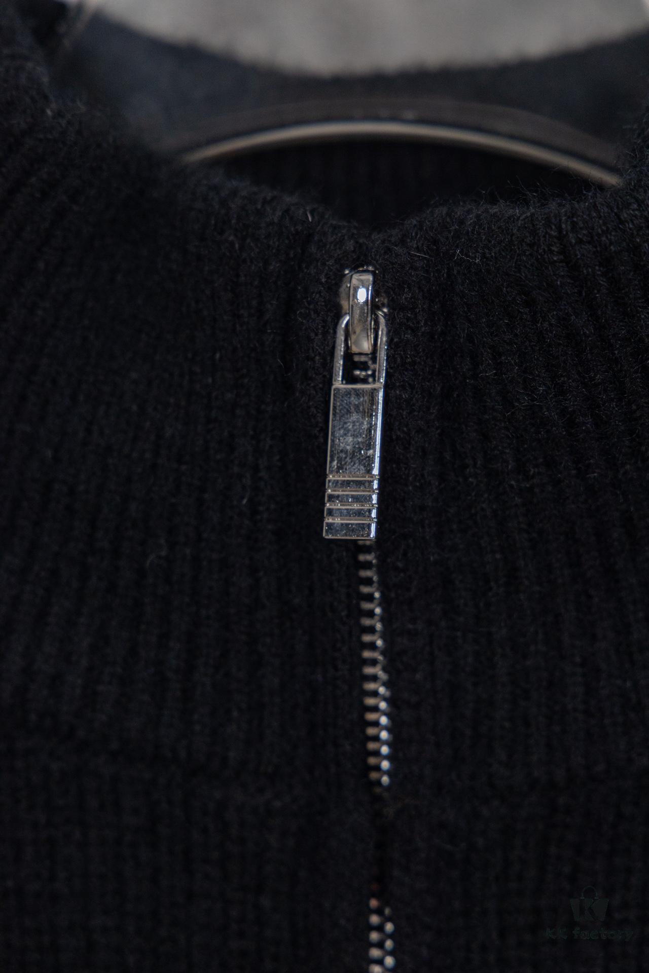 6931a4f8ccd8ab3d7af994cc THOM BROWNE Tom TB Classic Four-Bar Stripe Knit Jacket Unisex Style