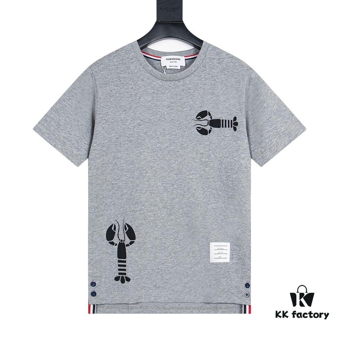 6931a515ccd8ab3d7af99629 Thom Browne Lobster Print Short Sleeve T-Shirt Summer 2023 New Arrival