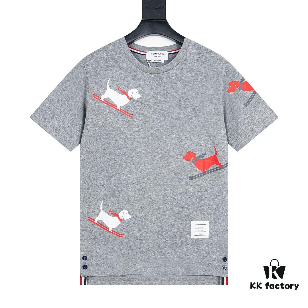 6931a517ccd8ab3d7af9964e THOM BROWNE 24SS TB Skiing Puppy Short Sleeve T-Shirt