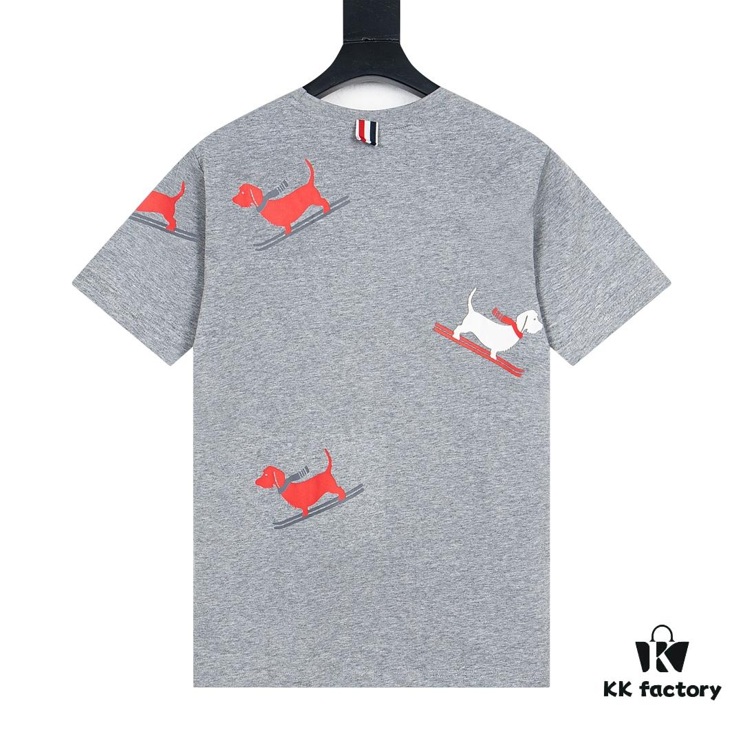 6931a517ccd8ab3d7af9964f THOM BROWNE 24SS TB Skiing Puppy Short Sleeve T-Shirt