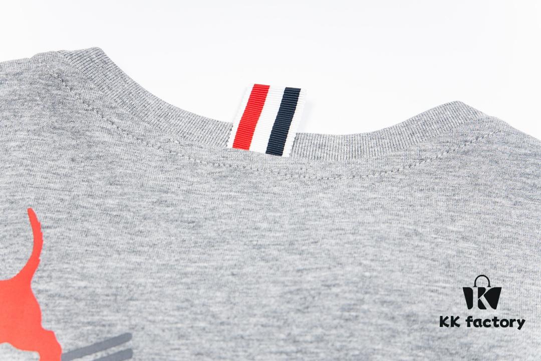 6931a518ccd8ab3d7af99652 THOM BROWNE 24SS TB Skiing Puppy Short Sleeve T-Shirt