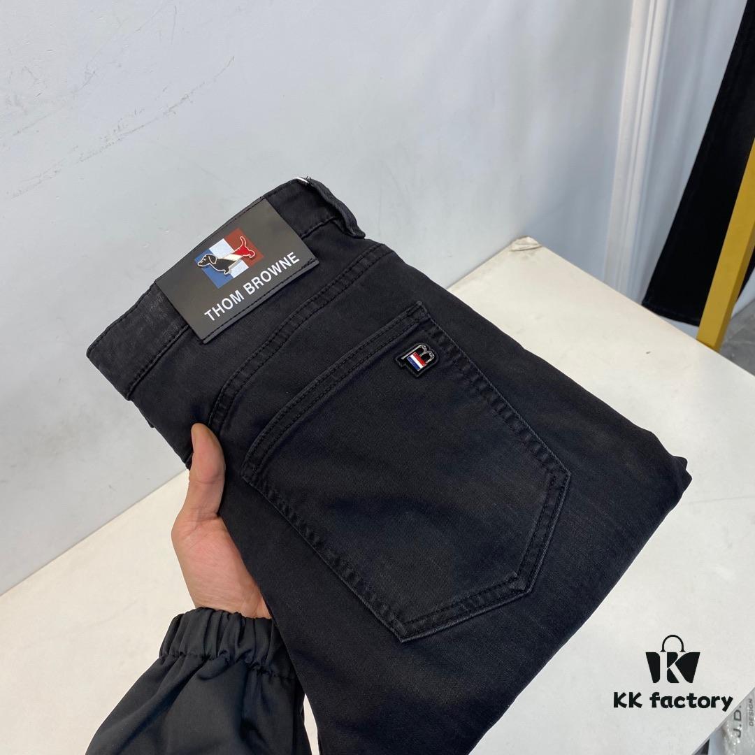 6931a51eccd8ab3d7af996c6 2025 Spring Summer European Boutique New Arrival Ultra-High-End Replica Level Overseas Trade Company Order Source Top-Quality Original Men's Custom Fashion Slim Straight Jeans 528–41