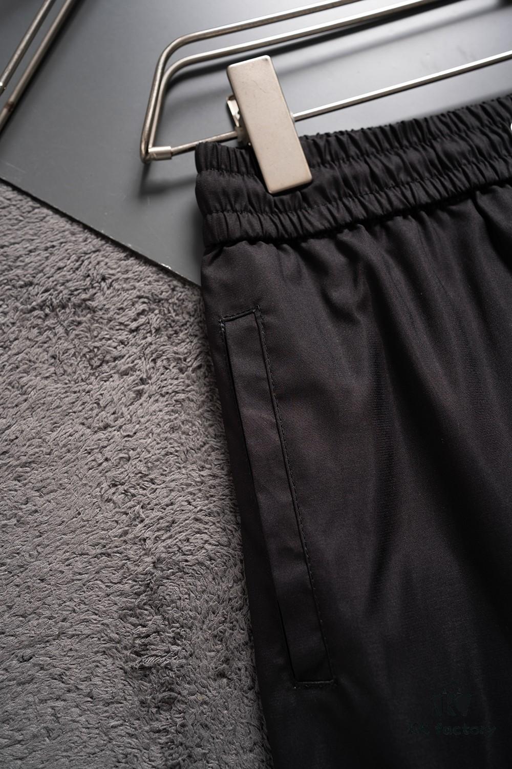 6931a524ccd8ab3d7af99727 THOM BROWNE 2025 Spring and Summer New Arrival High-Quality Casual Quick-Dry Woven Pants, 3D Digital Printed Beach Shorts