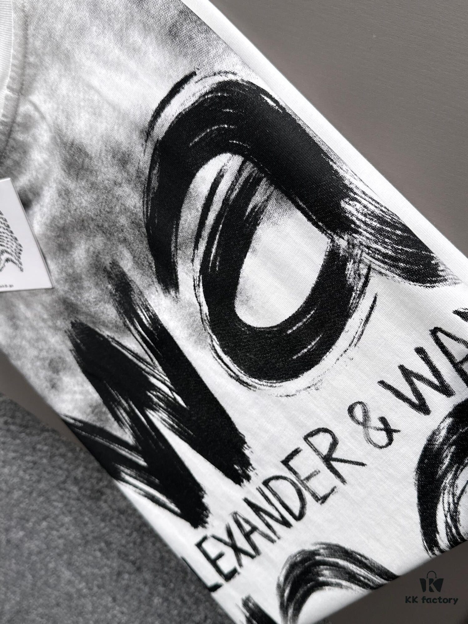 ALEXANDER WANG 2025 New Arrival Ink Graffiti Letter Logo Unisex Short Sleeve T-Shirt
