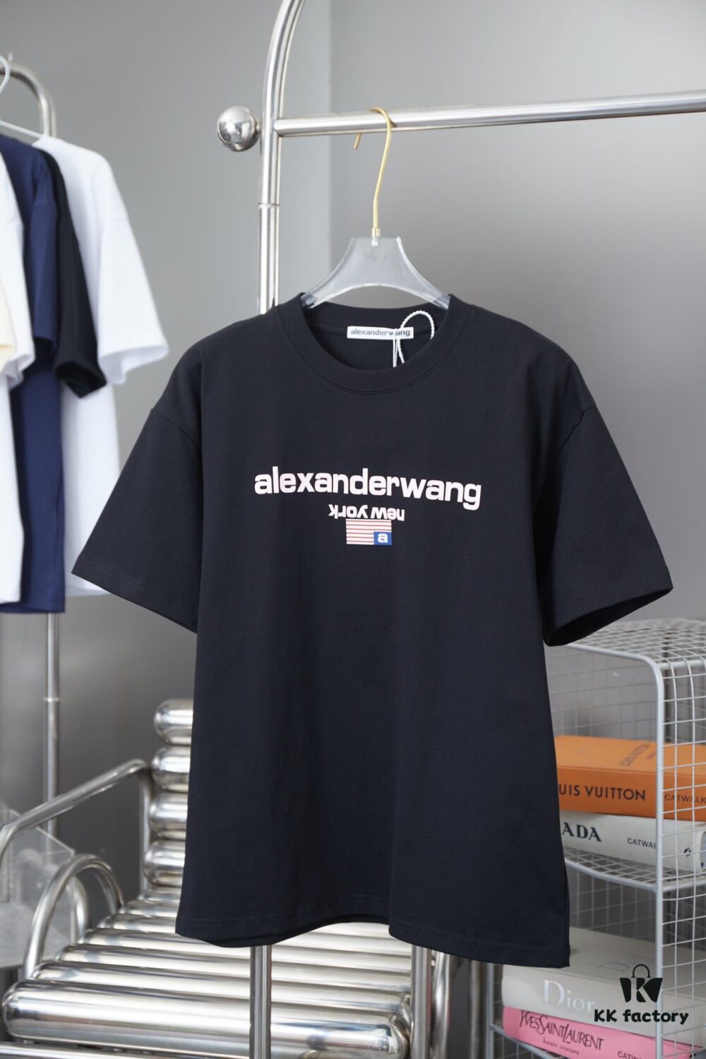 6931a548ccd8ab3d7af99988 Alexarde*wang 25SS Early Spring New Arrival Embossed Foil Print Short Sleeve T-Shirt