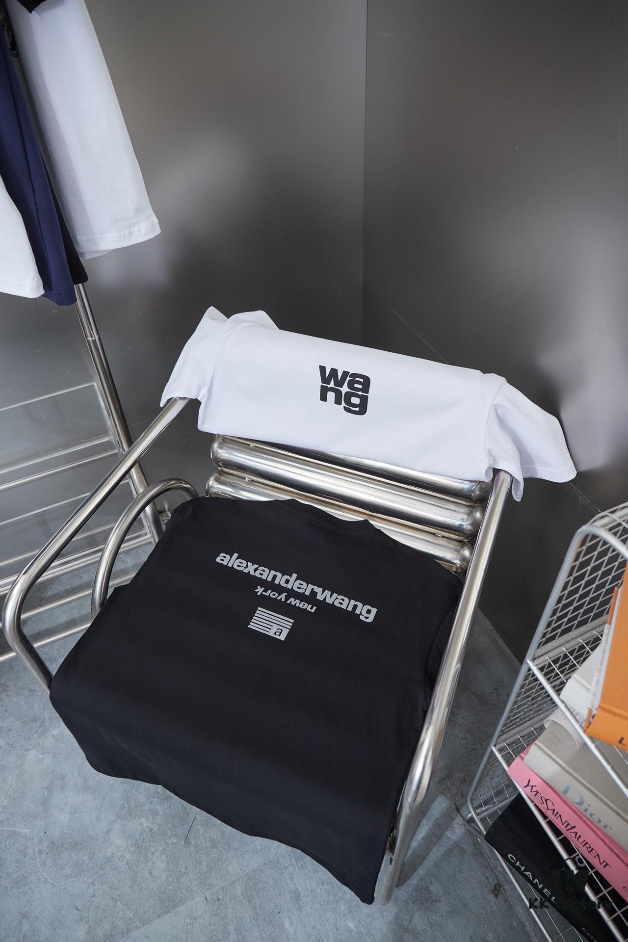 6931a54cccd8ab3d7af999d7 Alexarde*wang 25SS Early Spring New Arrival Embossed Foil Print Short Sleeve T-Shirt