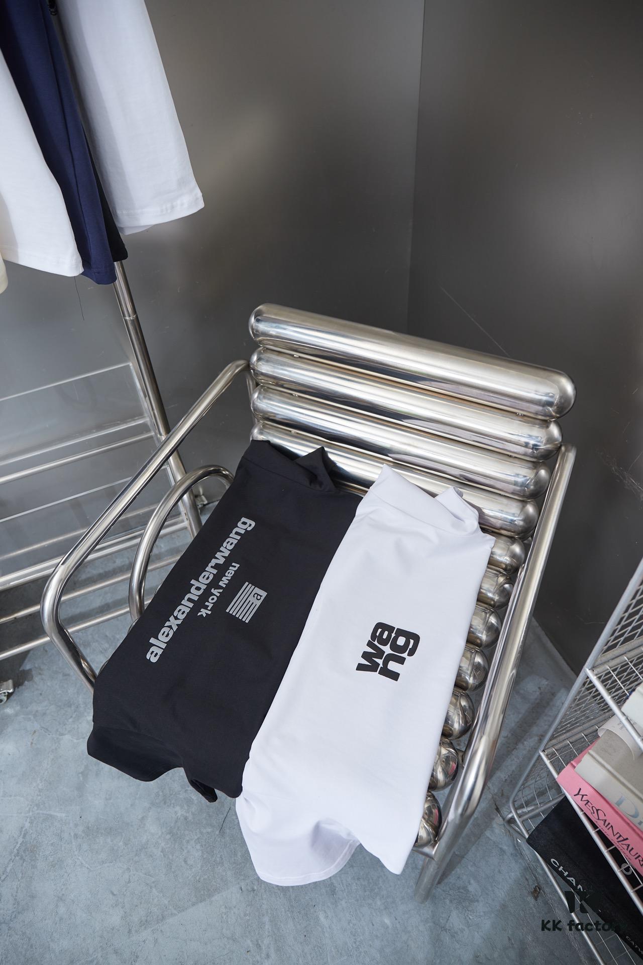 6931a54cccd8ab3d7af999d8 Alexarde*wang 25SS Early Spring New Arrival Embossed Foil Print Short Sleeve T-Shirt