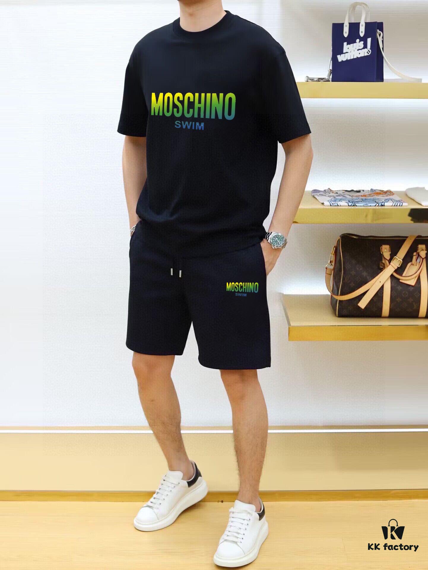 6931a574ccd8ab3d7af99c38 MOSCHINO 2025 New Men's Short Sleeve T-Shirt and Shorts Set! Official Website Synchronized Sales! High-End Version Available! Exquisitely Soft and Comfortable Fabric! Three-Dimensional Tailoring with Outstanding Silhouette!