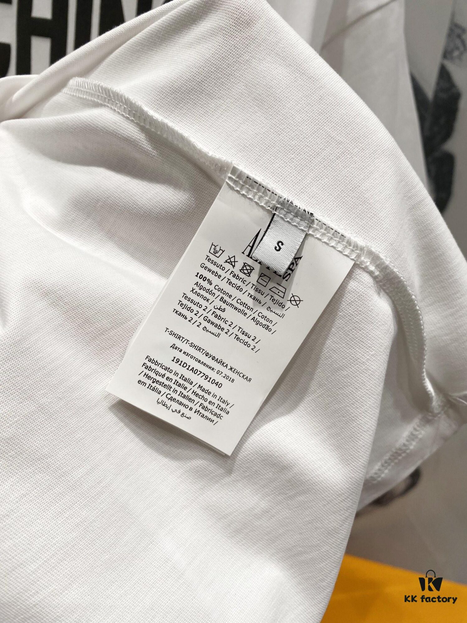 6931a597ccd8ab3d7af99e9d MOSCHINO 260g Crew Neck Short Sleeve T-Shirt with Classic Brand Letter Foil Logo