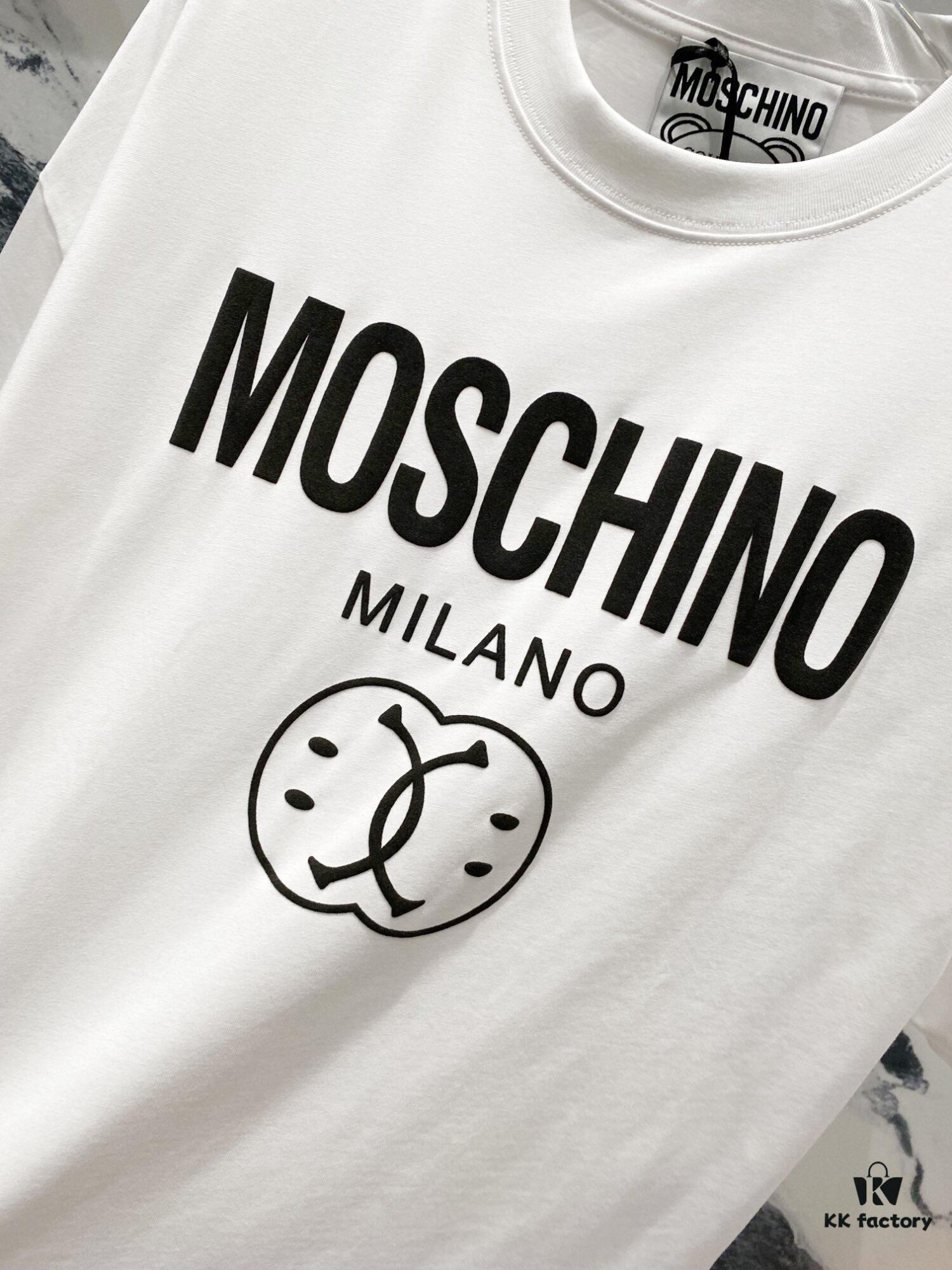 6931a597ccd8ab3d7af99e9e MOSCHINO 260g Crew Neck Short Sleeve T-Shirt with Classic Brand Letter Foil Logo