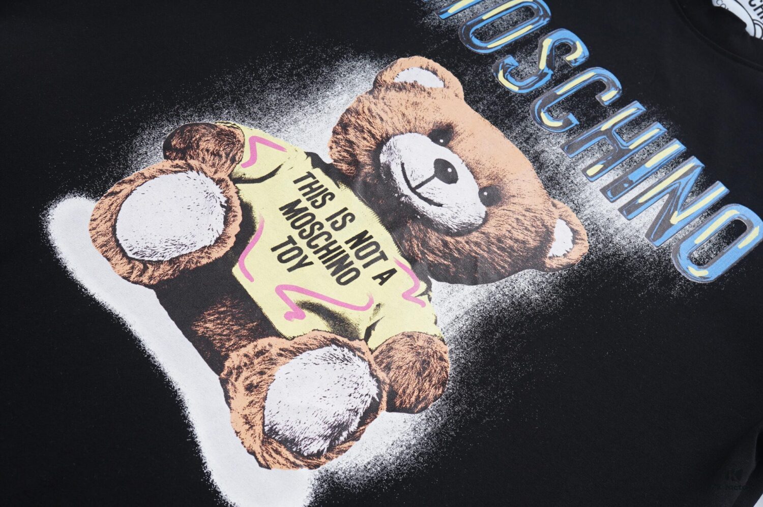 6931a59dccd8ab3d7af99f05 Q611# ♈️ Premium Combed Double-Yarn MOSCHINO 23 Lunar Rabbit Limited Edition Short Sleeve T-Shirt, 230g Double-Ply 32s 100% Cotton Fabric, Direct-to-Garment Digital Print, Unisex Design, Colors: Black, White