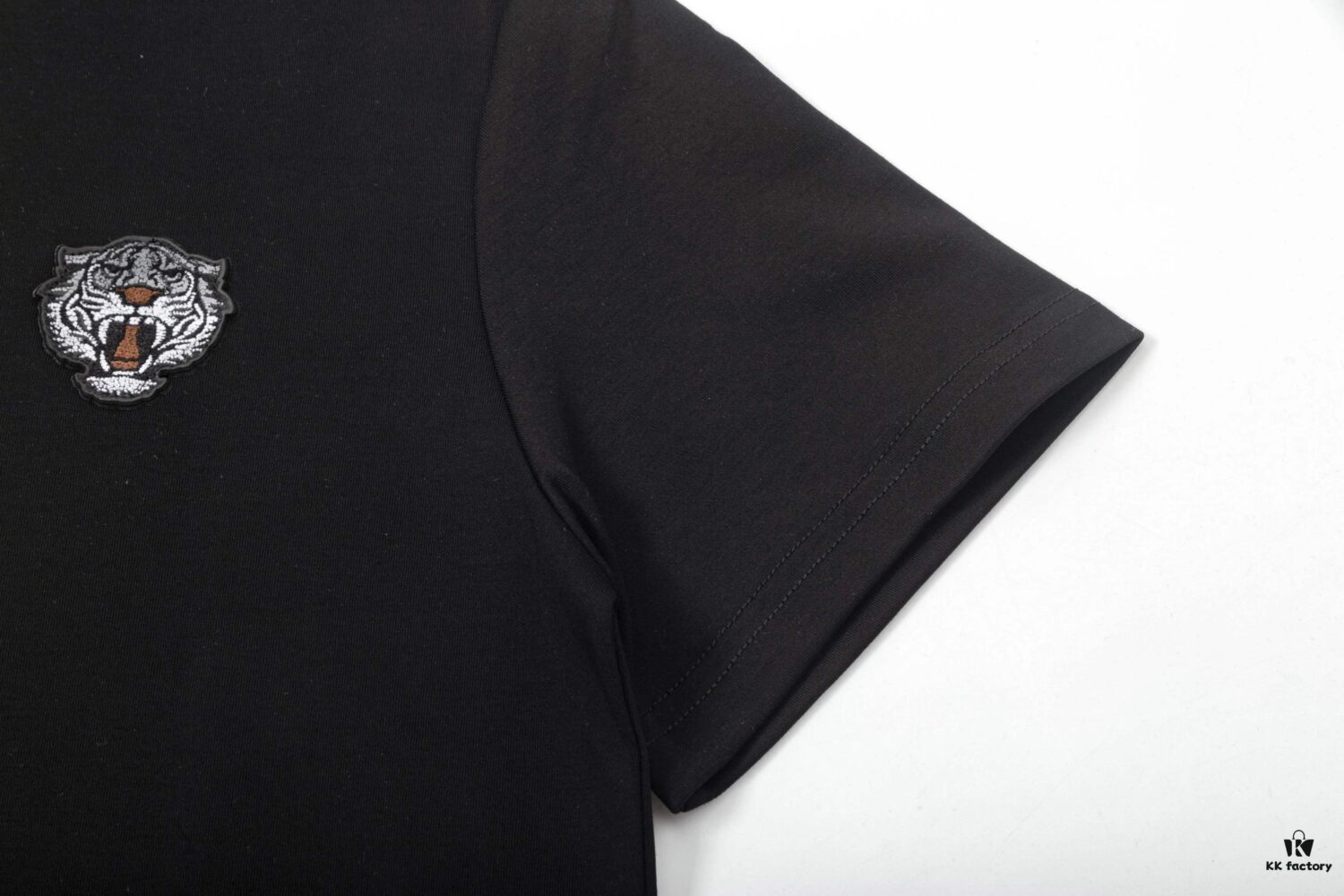 6931a5b1ccd8ab3d7af9a06e KEZNO ~ 2025 New Spring-Summer Collection Premium 270g Silk-Cotton Short Sleeve T-Shirt: Tiger Head Embroidered Badge (Embroidery Craft) Custom 3D Design Exuding a Refined, Mature and Elegant Style, Minimalist and Classic Logo – The Perfect Choice for Spring and Summer Wear!