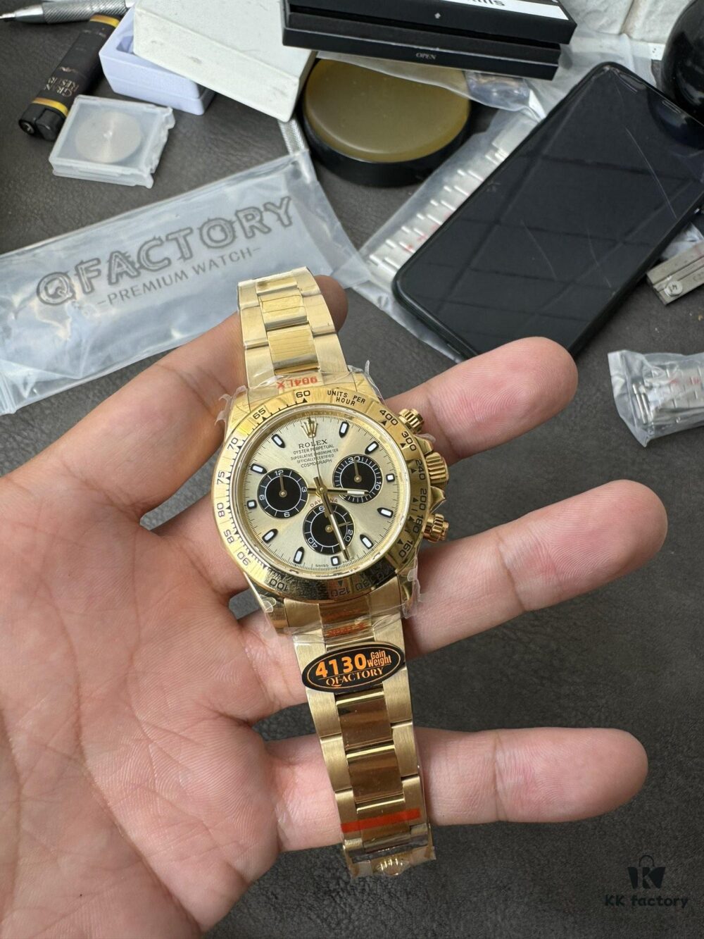 6931a60dccd8ab3d7af9a692 QF Counterweight Gold Dial 4130 Movement