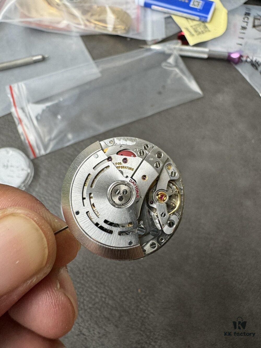 6931a60fccd8ab3d7af9a6a9 Engraved Version Danfeng 4130 Movement
