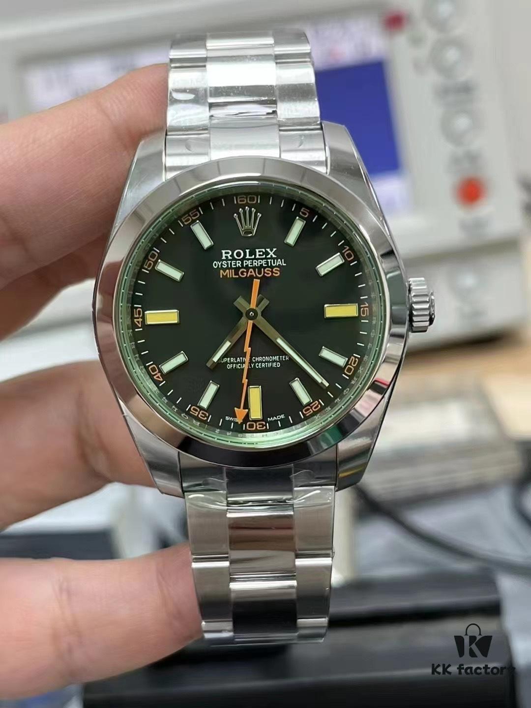 Vs New Arrival Black Dial Green Glass 3131 Movement