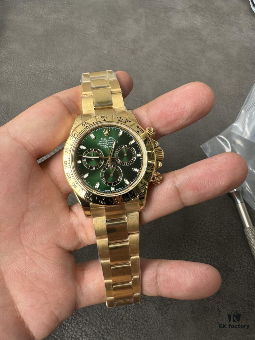6931a625ccd8ab3d7af9a82c QF Green Goldy Counterweight, Rear Package 18K Gold