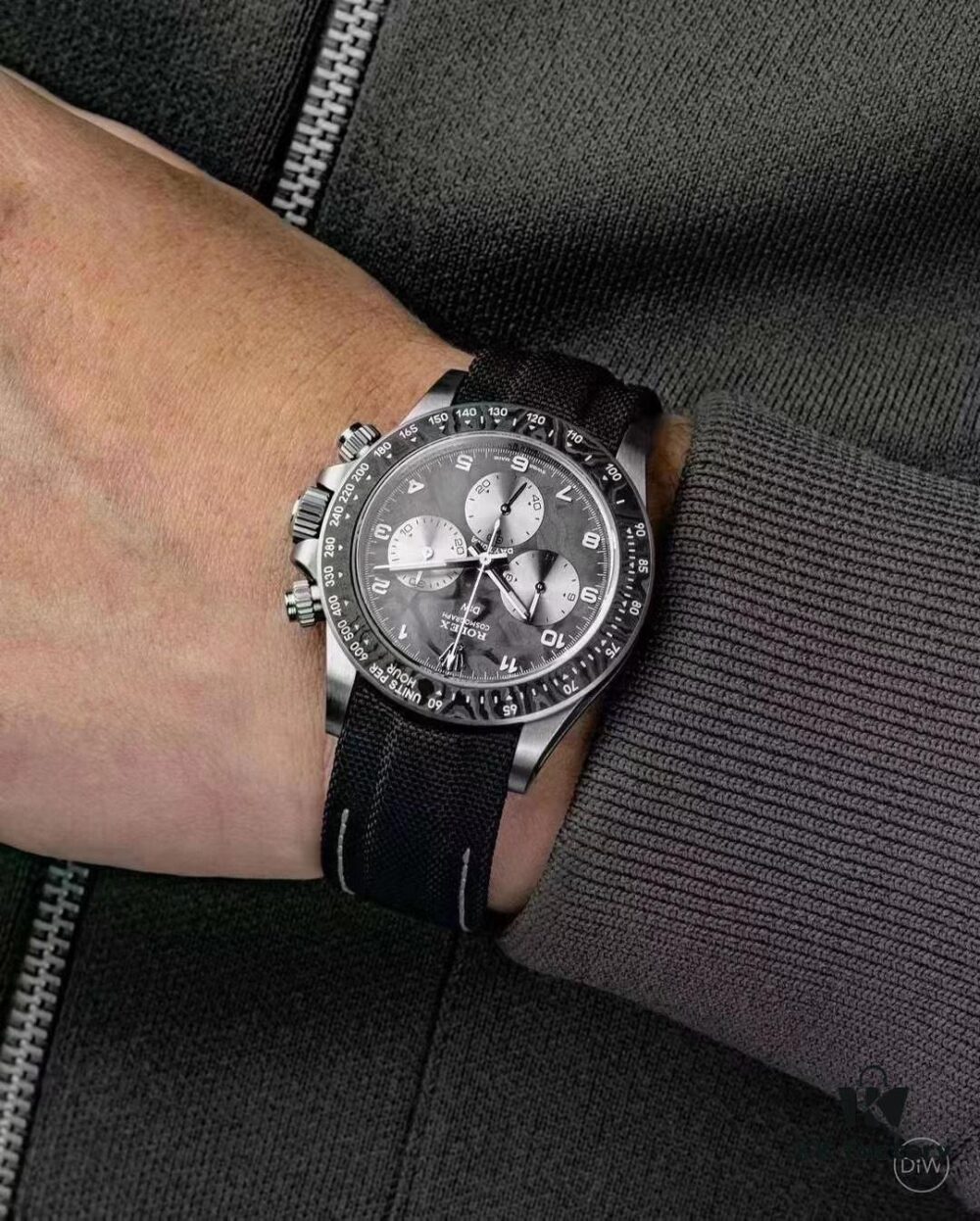 6931a63cccd8ab3d7af9a9c5 DIW's New Masterpiece 'CARBON ROLEX DAYTONA Exceptional-1'