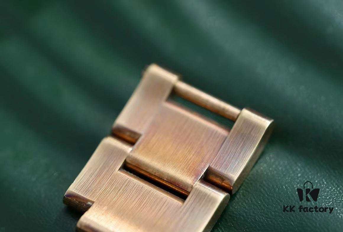 6931a64accd8ab3d7af9aabc A Tarnished Rolex