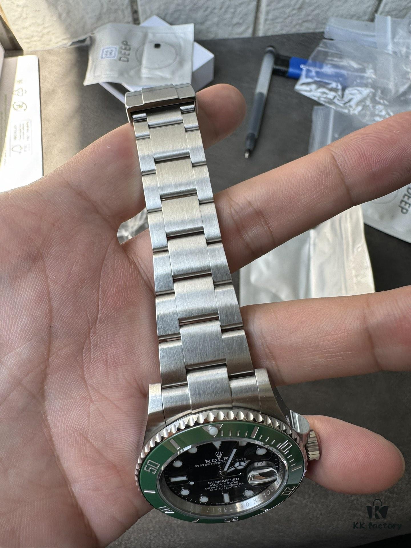 6931a64bccd8ab3d7af9aac6 VS 41 Green Hulk Submariner with High-Transparency Glass and Secondary Bevel Polishing
