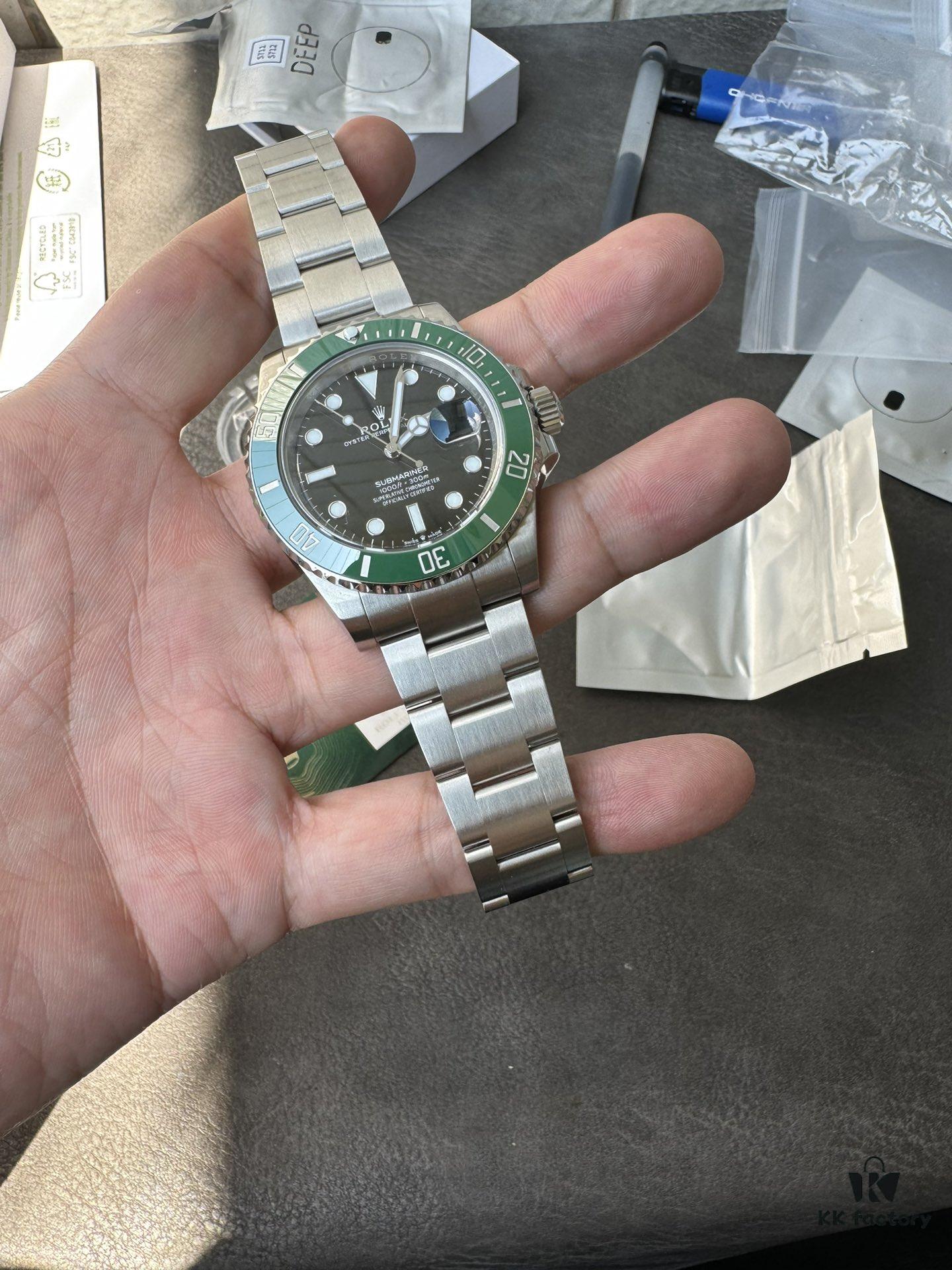 6931a64bccd8ab3d7af9aac8 VS 41 Green Hulk Submariner with High-Transparency Glass and Secondary Bevel Polishing