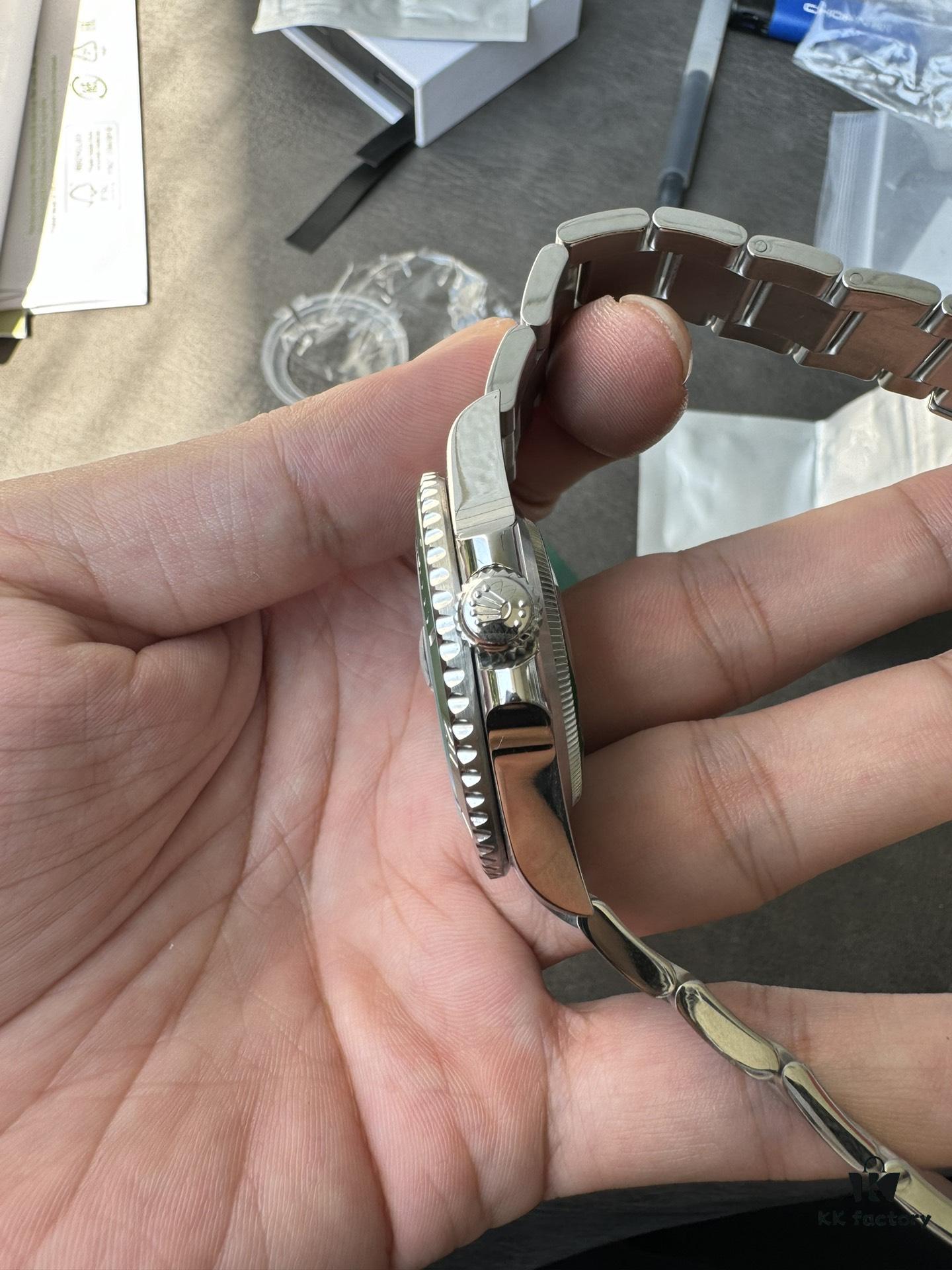 6931a64bccd8ab3d7af9aac9 VS 41 Green Hulk Submariner with High-Transparency Glass and Secondary Bevel Polishing