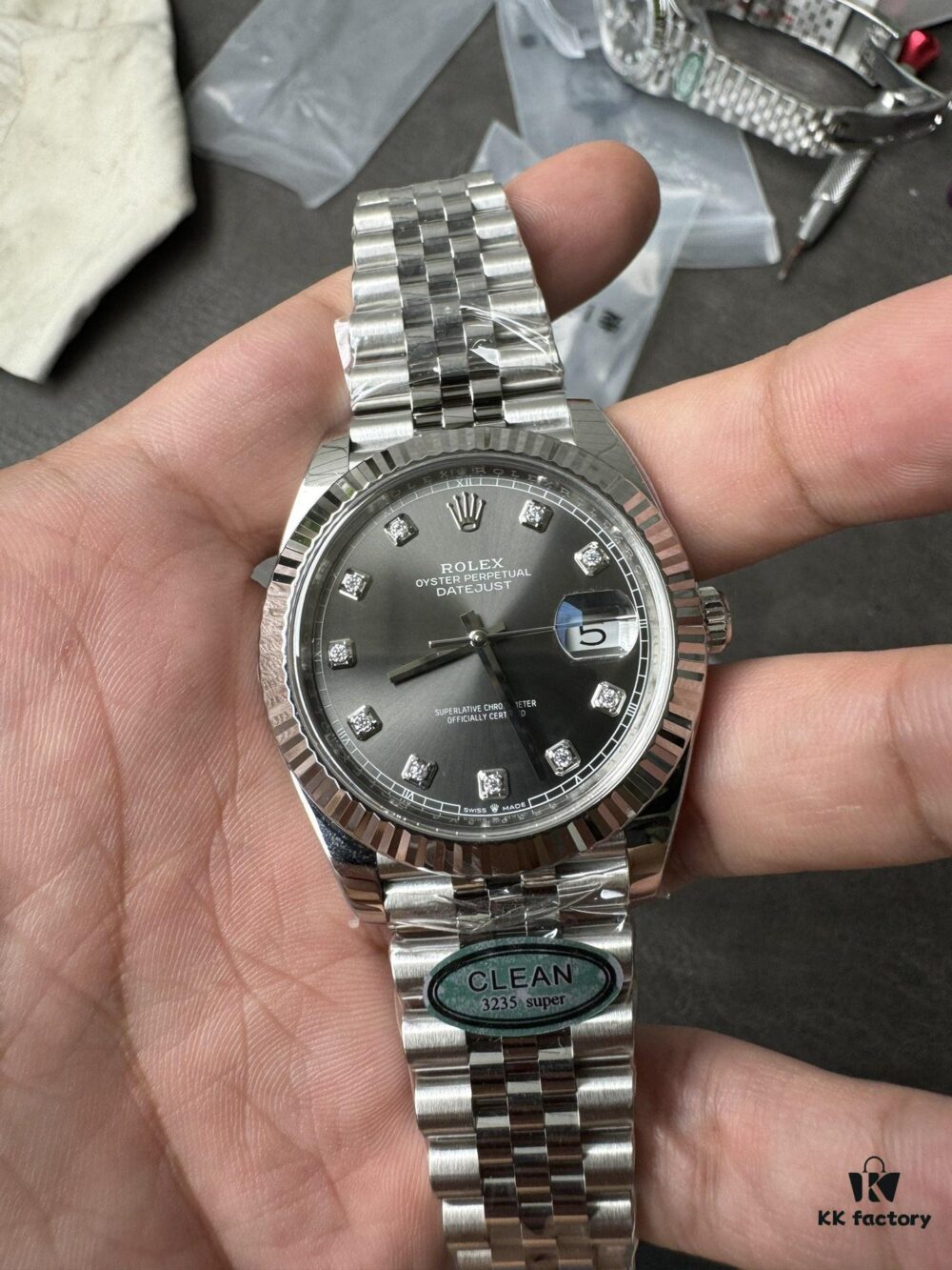 6931a650ccd8ab3d7af9ab25 Clean 41 Gray Mesh Diamond-Studded Day