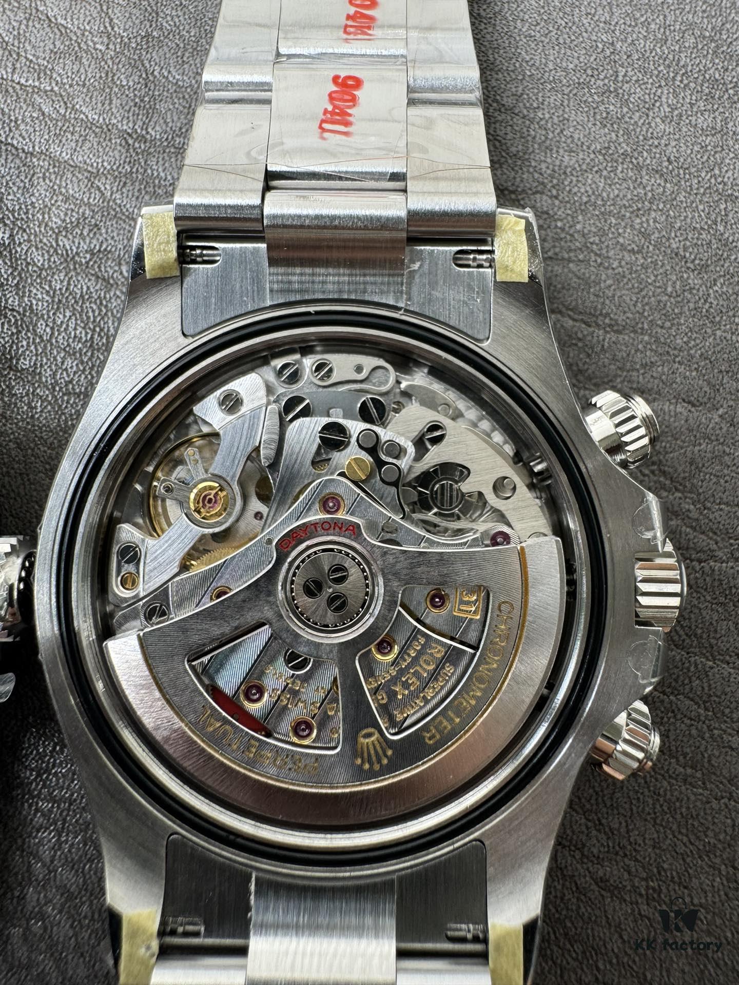 Comparison between Dandong 4131 and Shanghai 4131
