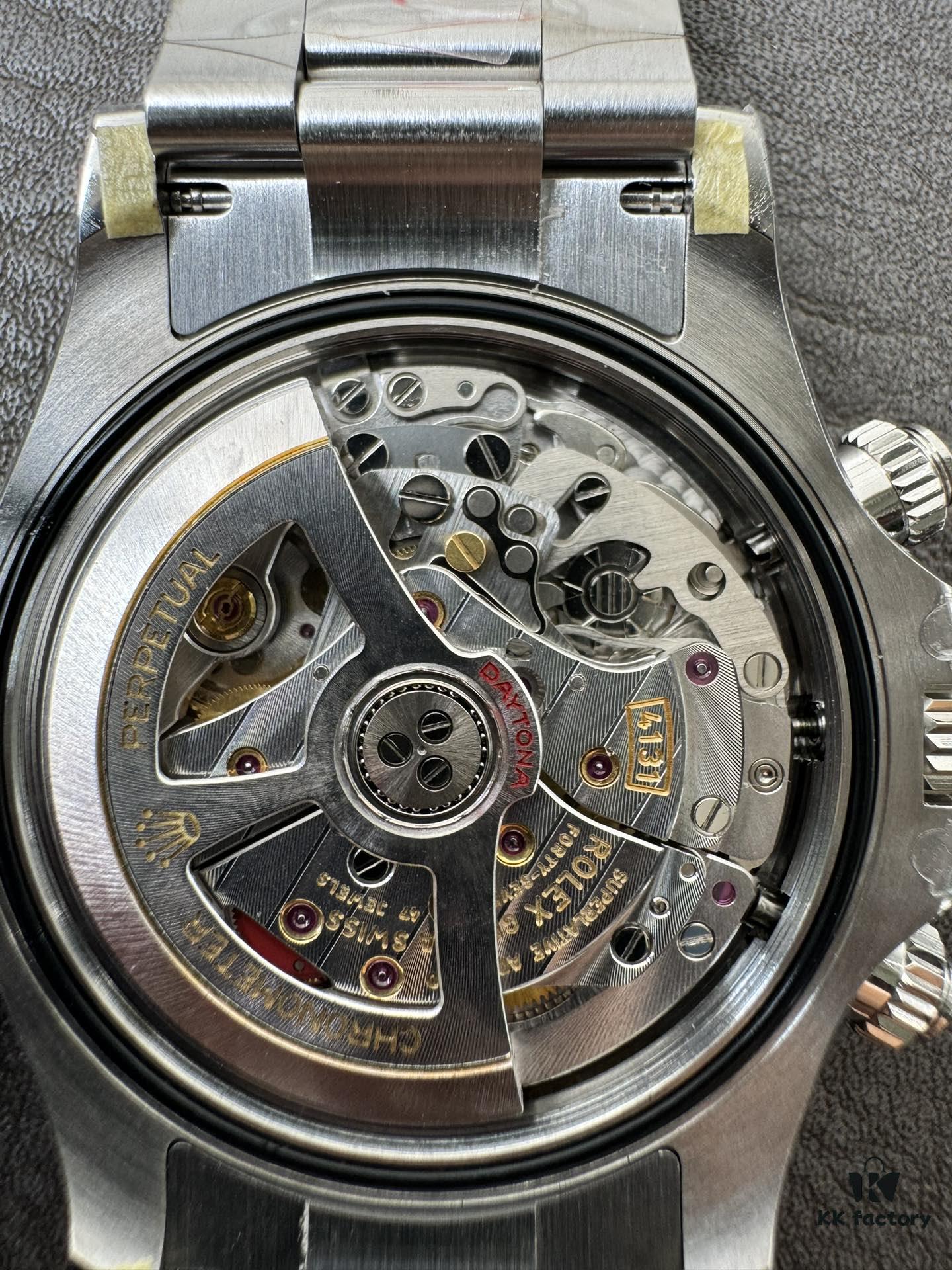 Comparison between Dandong 4131 and Shanghai 4131