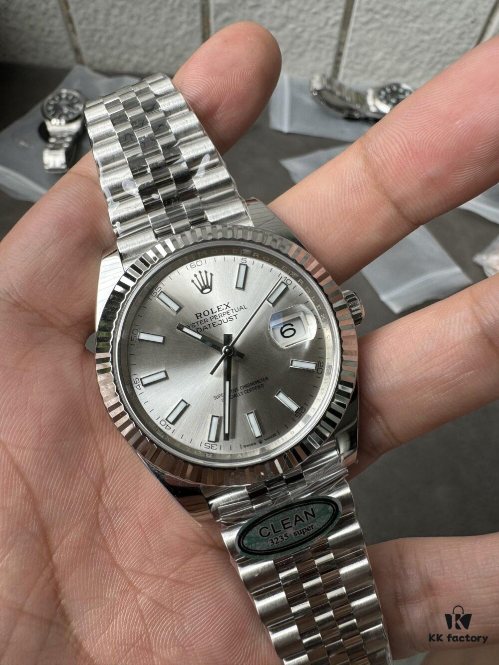 6931a680ccd8ab3d7af9ae6c Clean 41 Silver Dial Watch