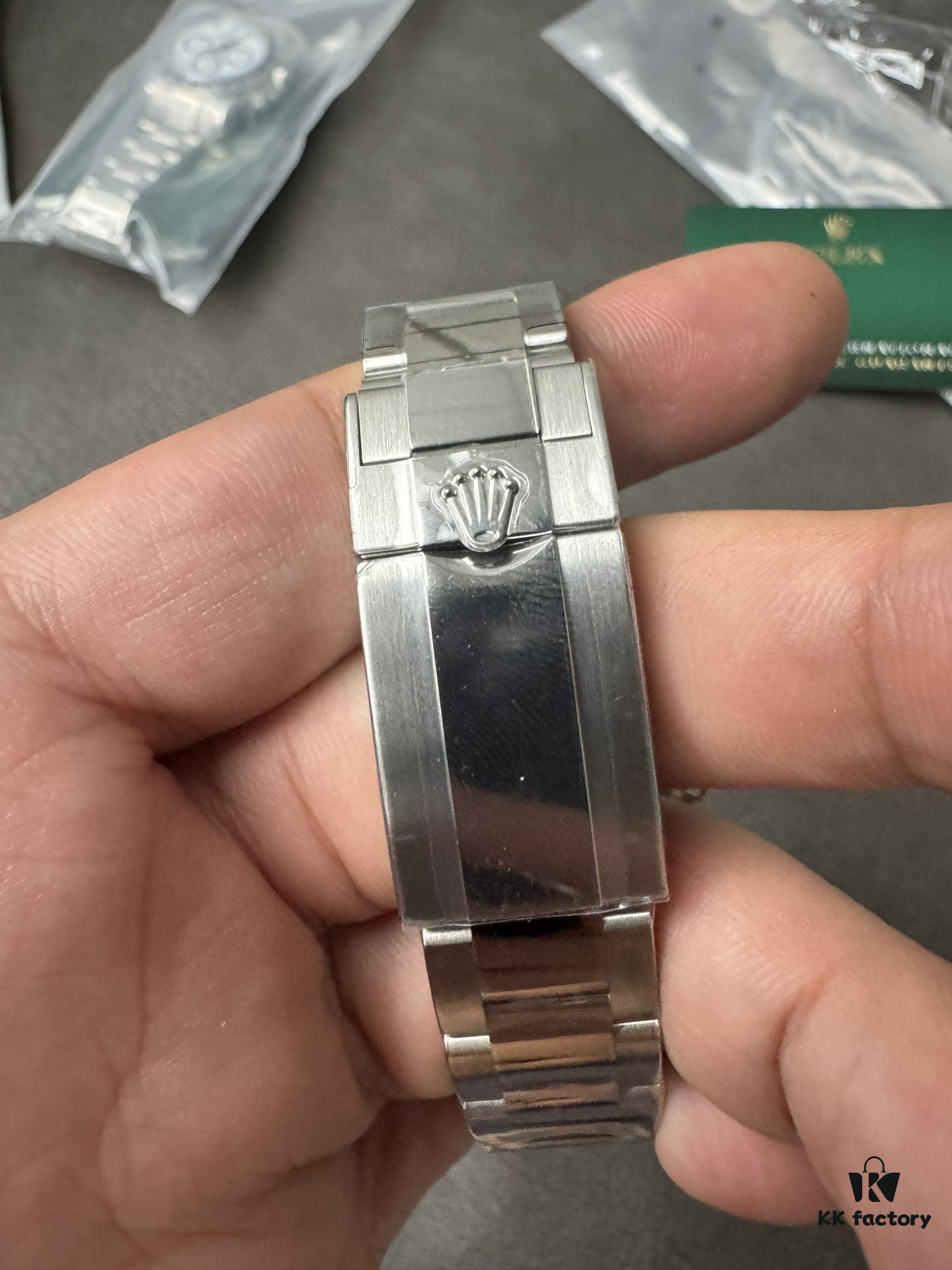 6931a688ccd8ab3d7af9aef6 VS Affordable Version of Daytona with 4801 Movement, Similar to 4131 Case and Structure, Single-direction Winding, Skeleton Design Without Engraving, Much Cheaper Price