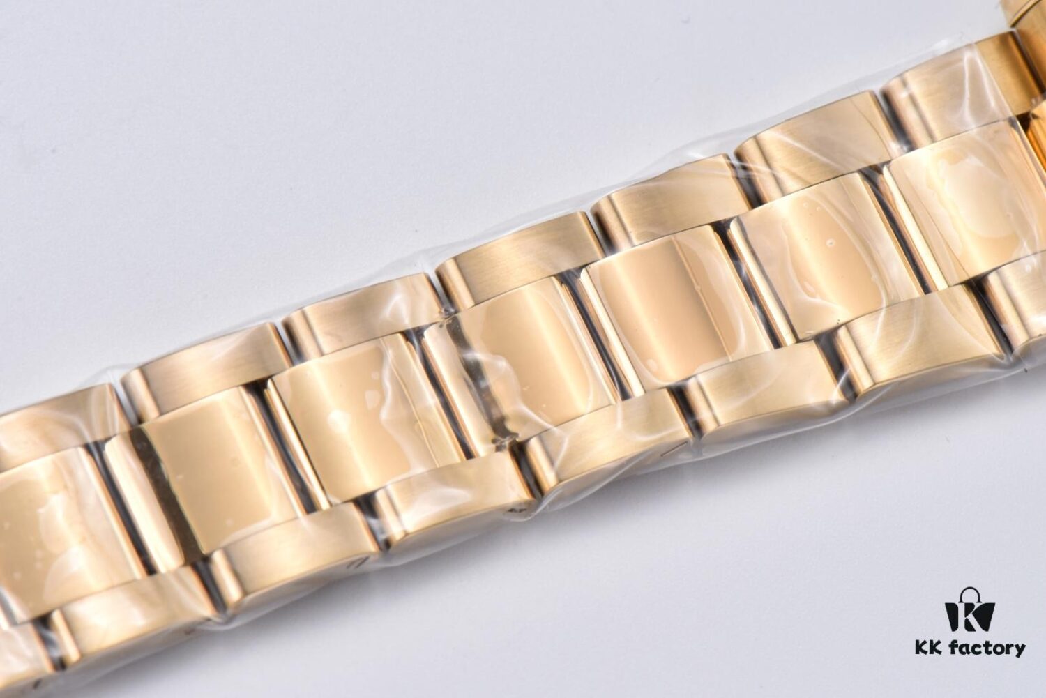 6931a6efccd8ab3d7af9b5d0 Clean Factory 116508 Green Gold Daytona
