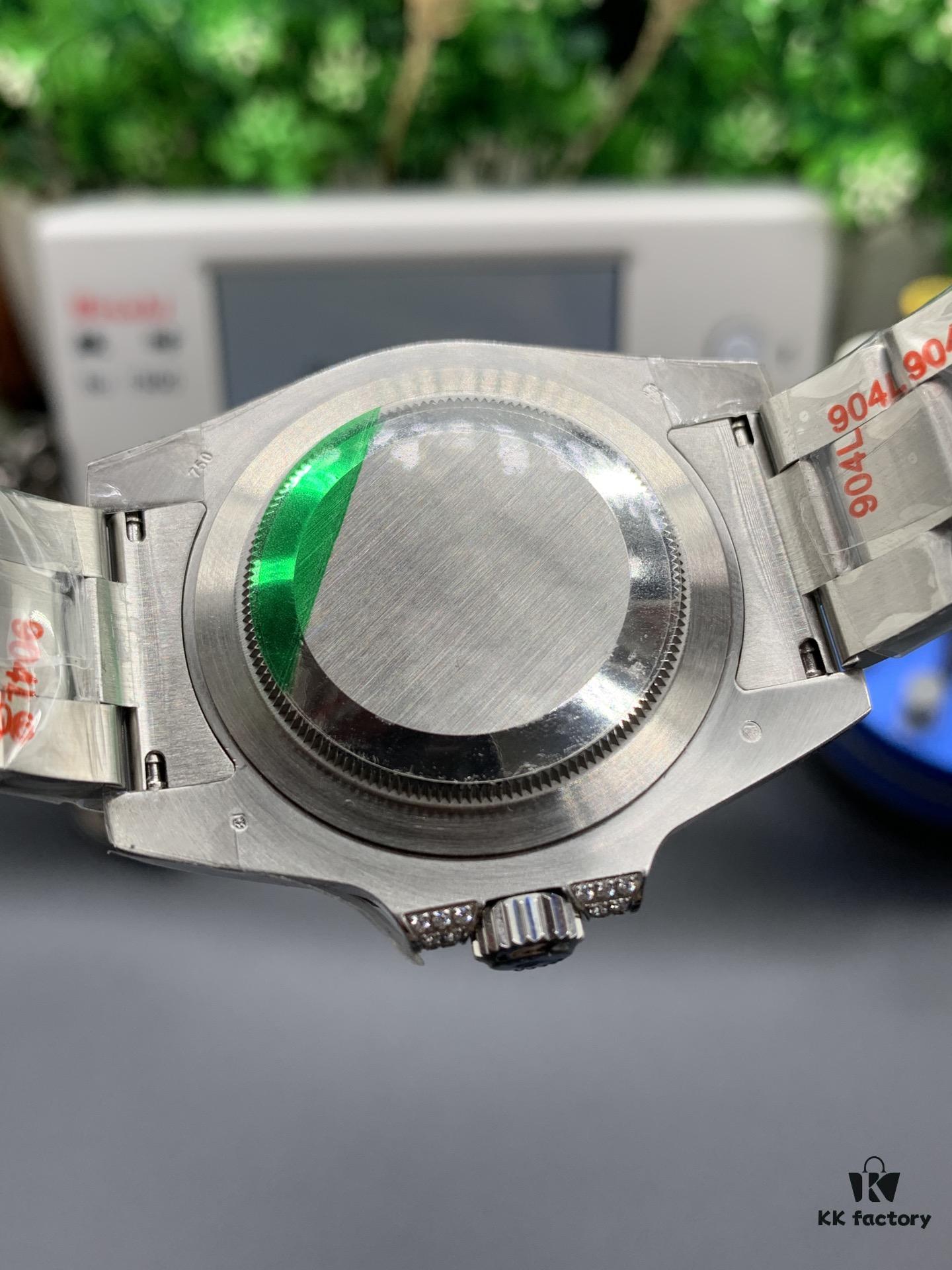Customized Rolex SUBmariner with Back Diamond Inlay