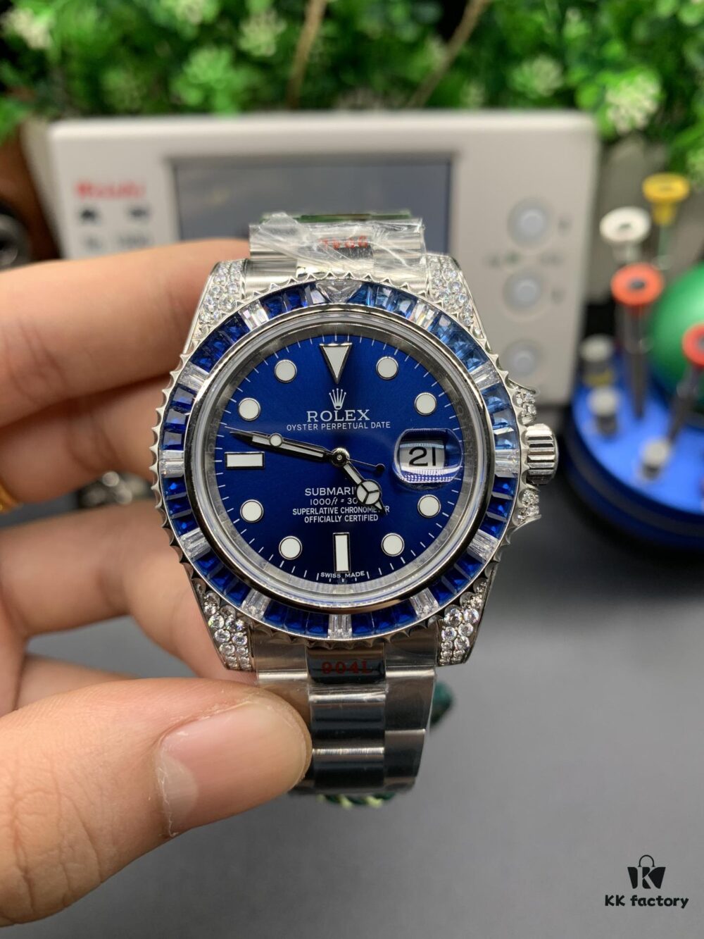 6931a7a6ccd8ab3d7af9c0d5 Customized Rolex SUB Submariner with Rear Diamond Inlay