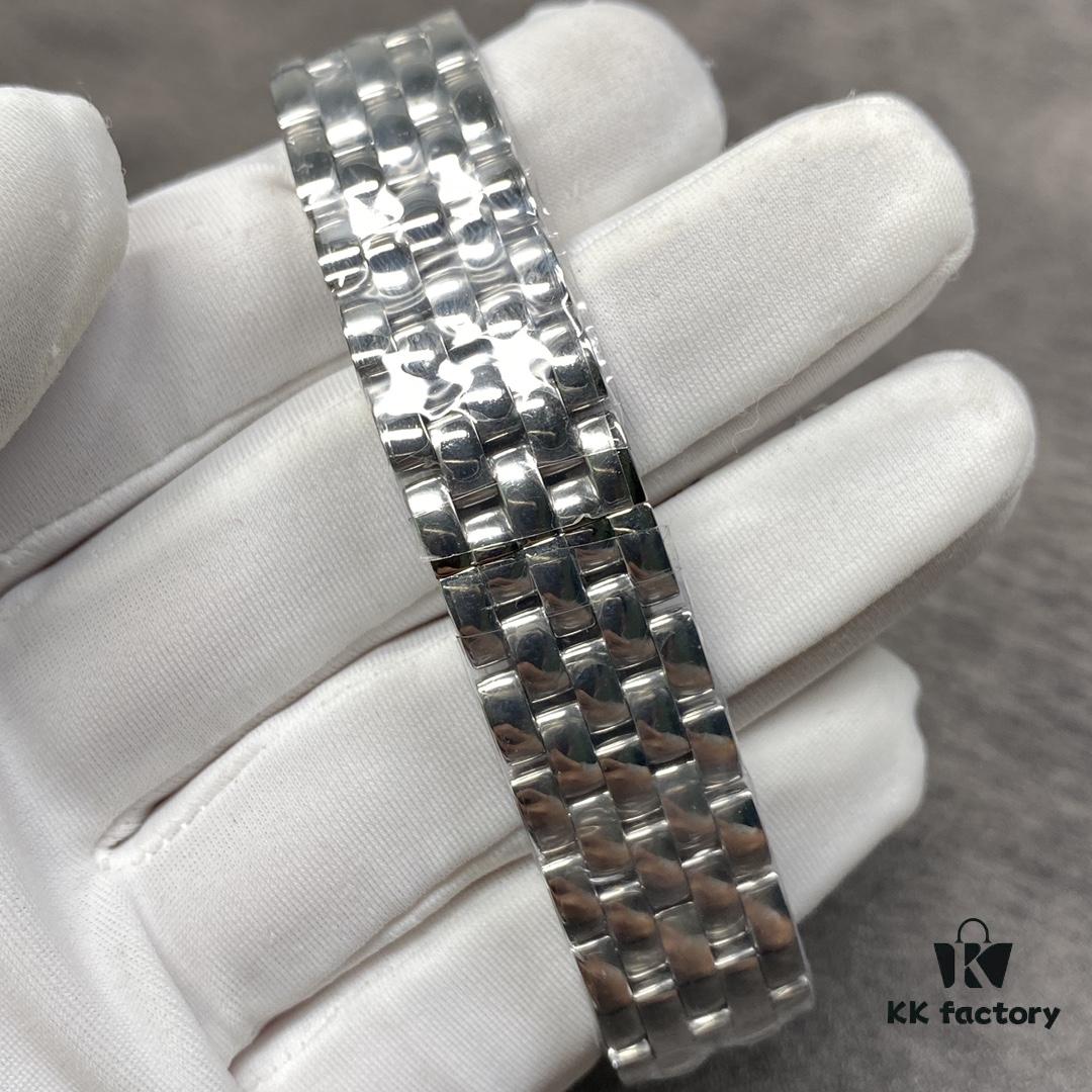 6931a7efccd8ab3d7af9c584 Cartier Panthere Series Watch, Powerfully Arriving! Combining Perfect Lines with Enchanting Design, Fully Demonstrating Elegant Confidence on the Wrist